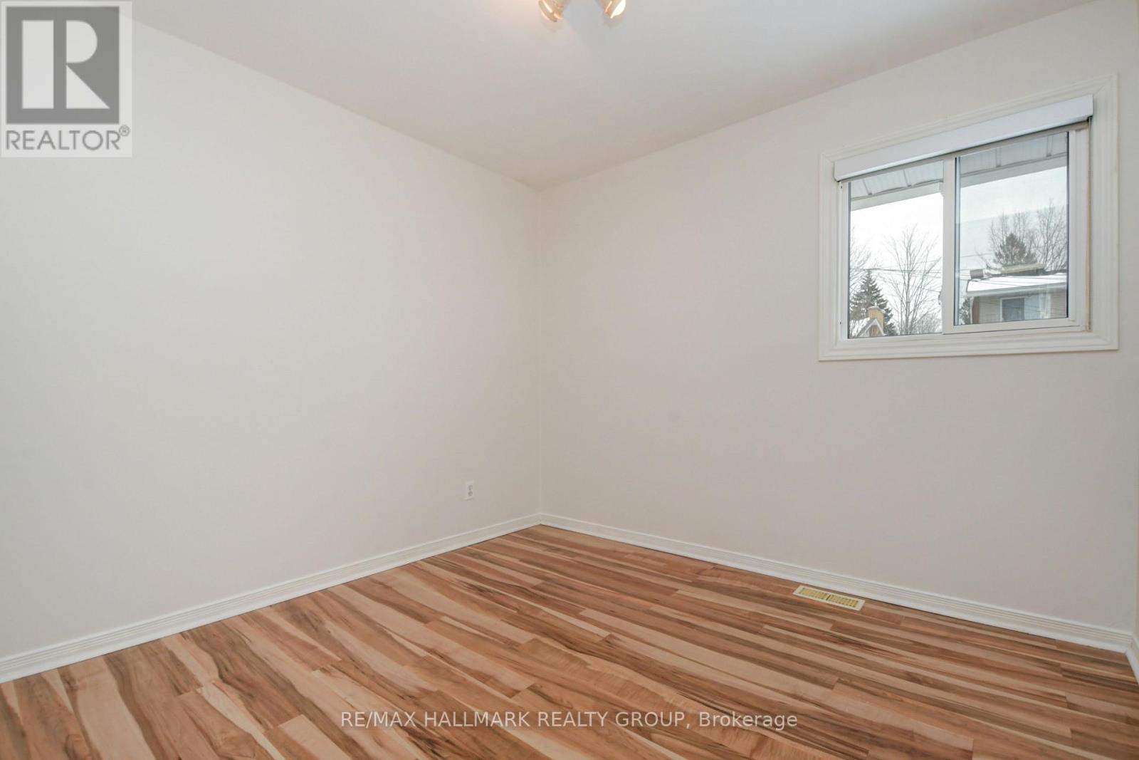 2223 Martha Avenue, Ottawa, ON - Indoor Photo Showing Other Room