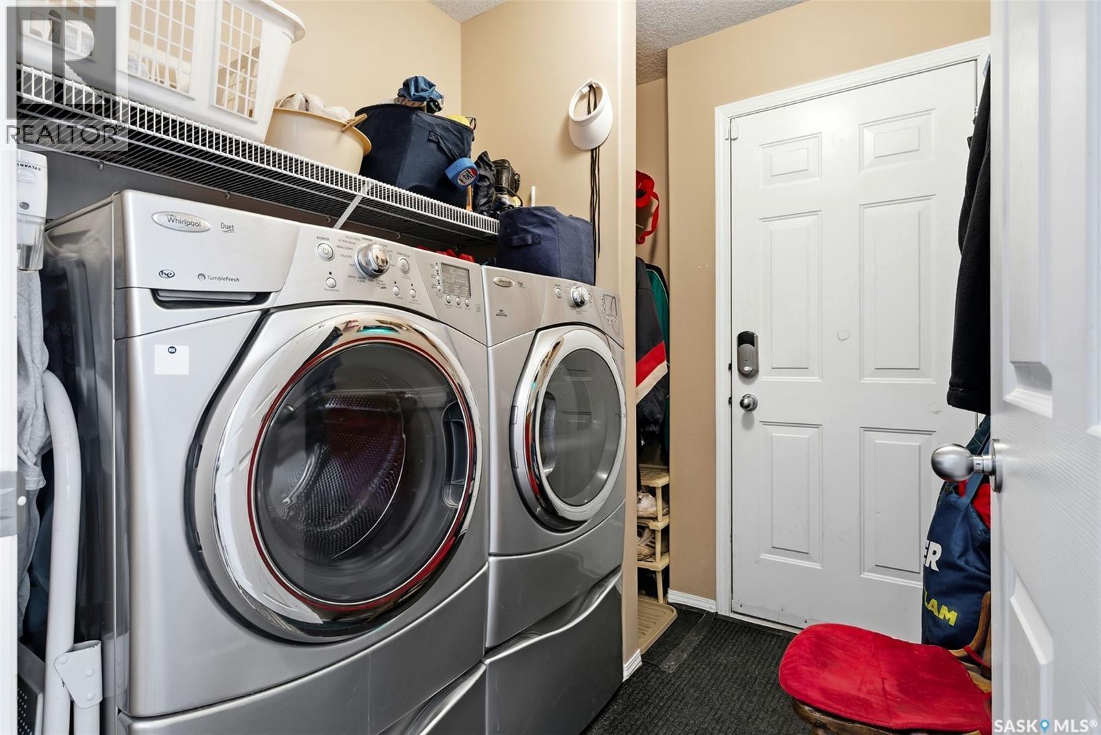 1007 Cypress Way, Regina, SK - Indoor Photo Showing Laundry Room