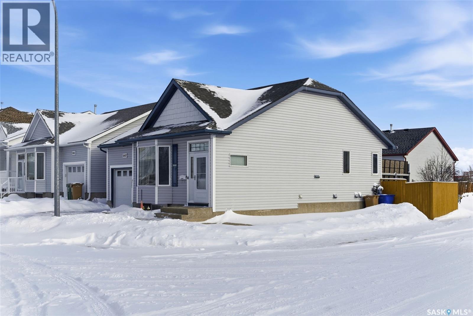 1007 Cypress Way, Regina, SK - Outdoor