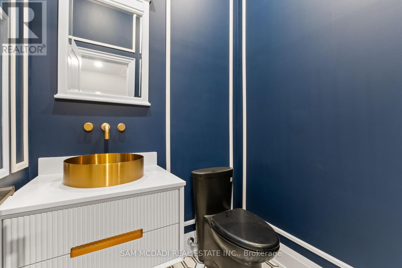 5180 Littlebend Drive, Mississauga, ON - Indoor