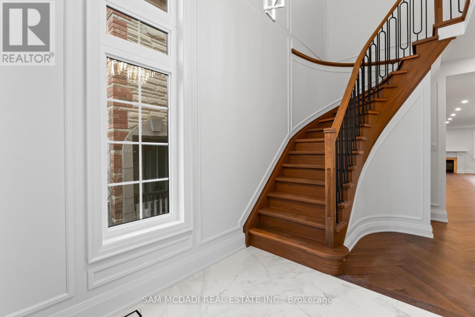 5180 Littlebend Drive, Mississauga, ON - Indoor Photo Showing Other Room