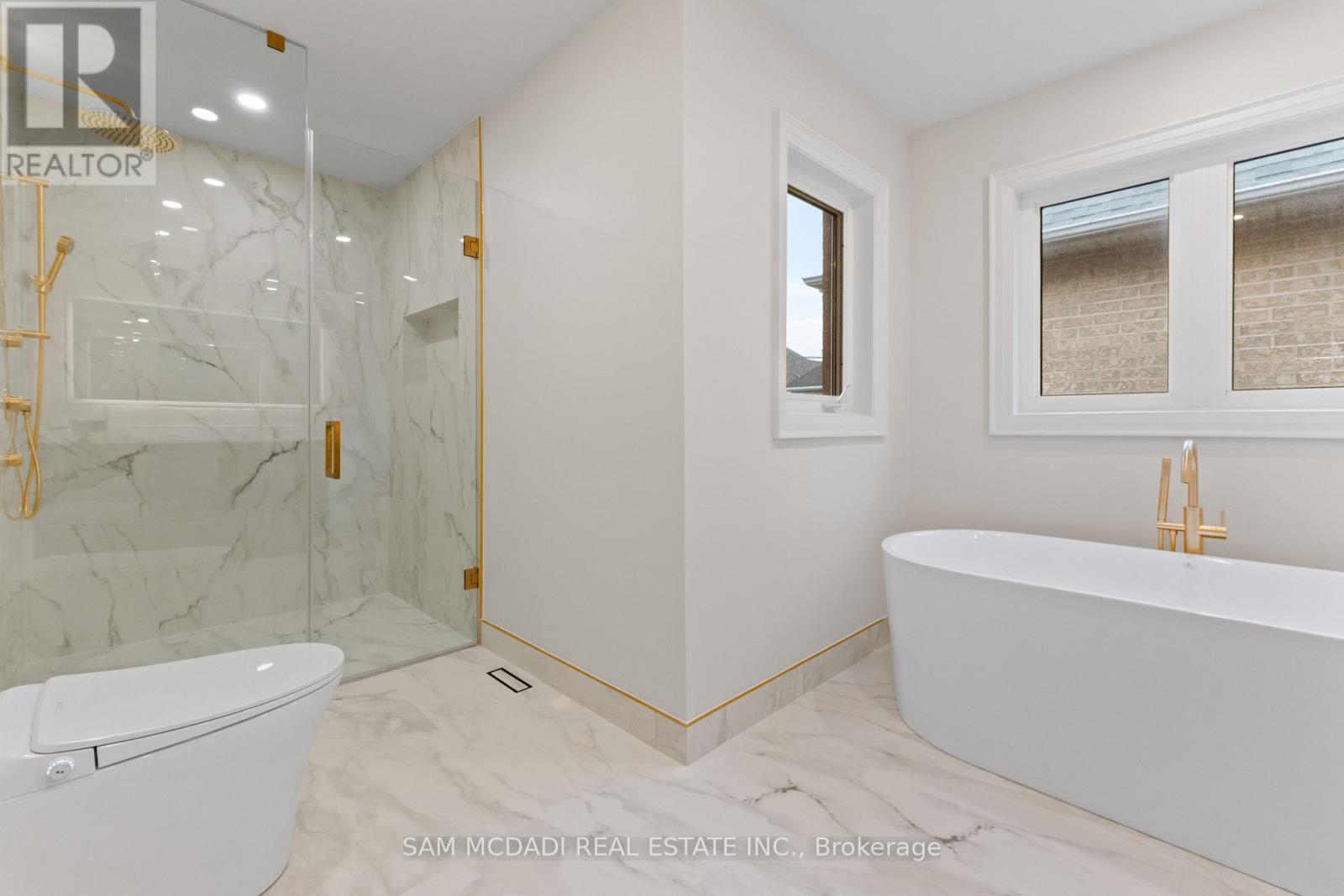 5180 Littlebend Drive, Mississauga, ON - Indoor Photo Showing Bathroom