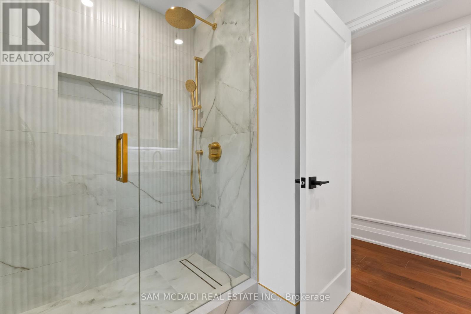 5180 Littlebend Drive, Mississauga, ON - Indoor Photo Showing Bathroom