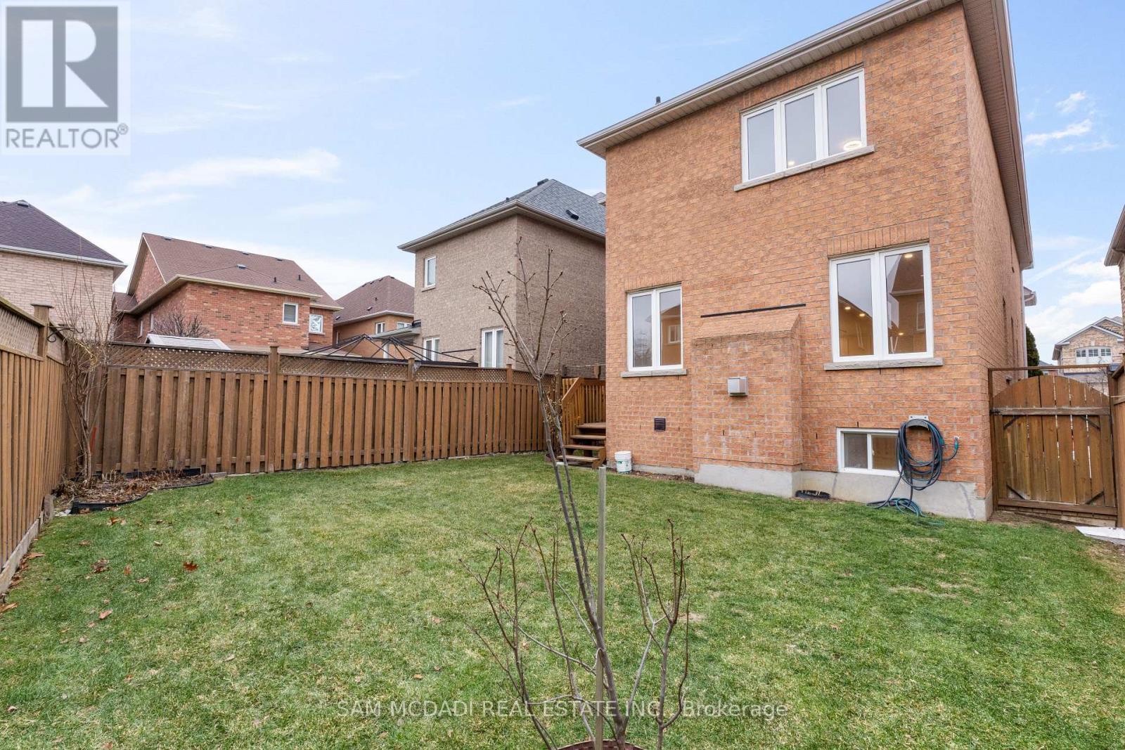 5180 Littlebend Drive, Mississauga, ON - Outdoor With Exterior