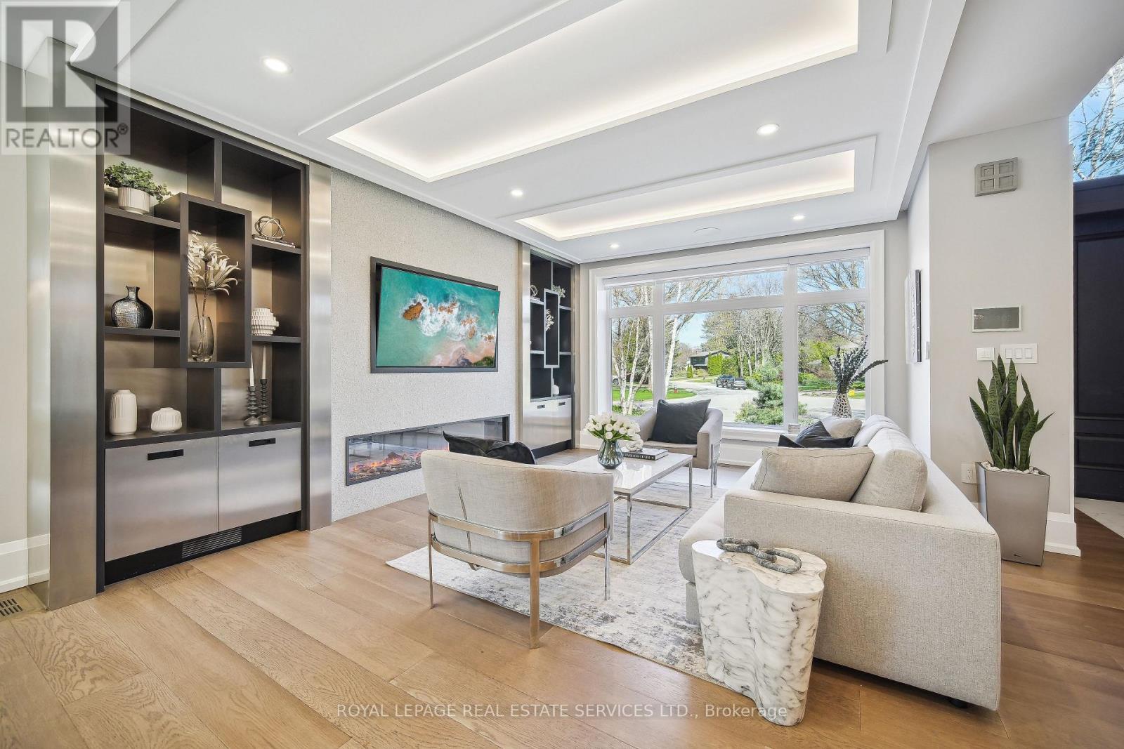 1489 Rogerswood Court, Mississauga, ON - Indoor Photo Showing Living Room