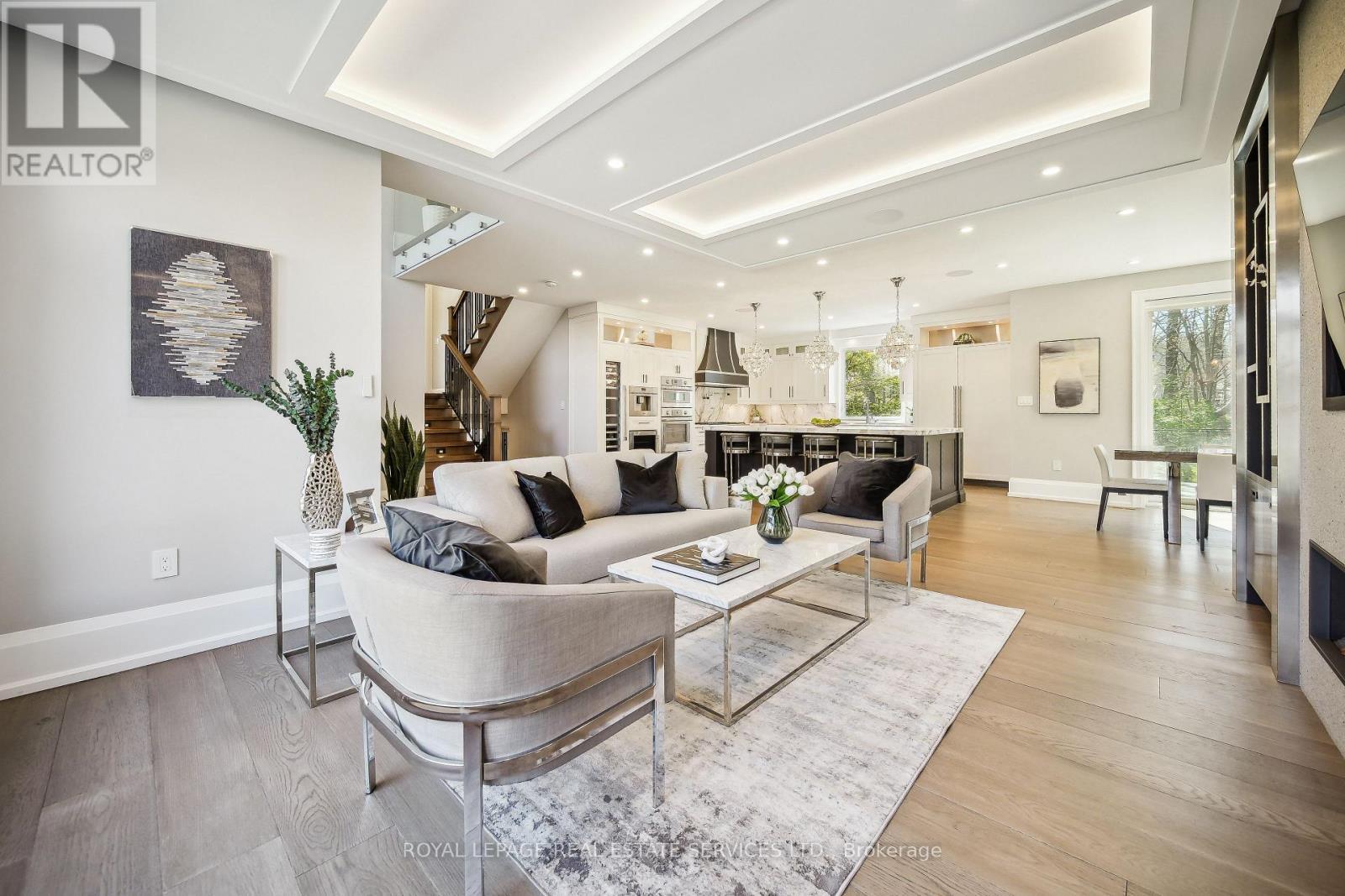 1489 Rogerswood Court, Mississauga, ON - Indoor Photo Showing Living Room