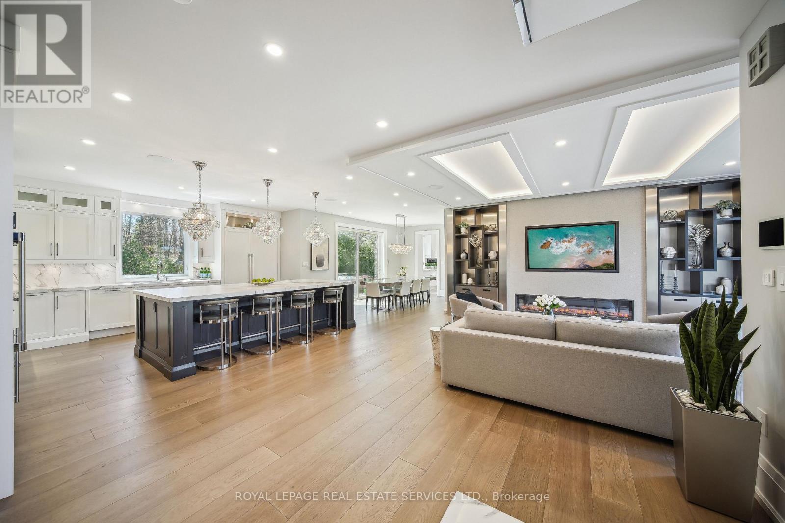 1489 Rogerswood Court, Mississauga, ON - Indoor Photo Showing Living Room