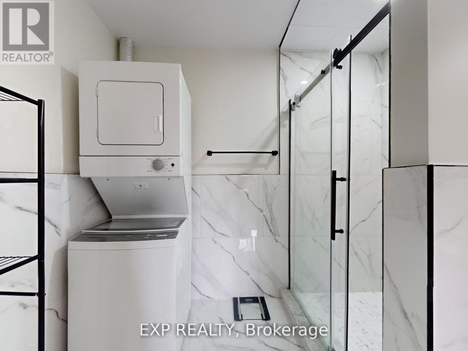 3896 Lacman Trail, Mississauga, ON - Indoor Photo Showing Laundry Room