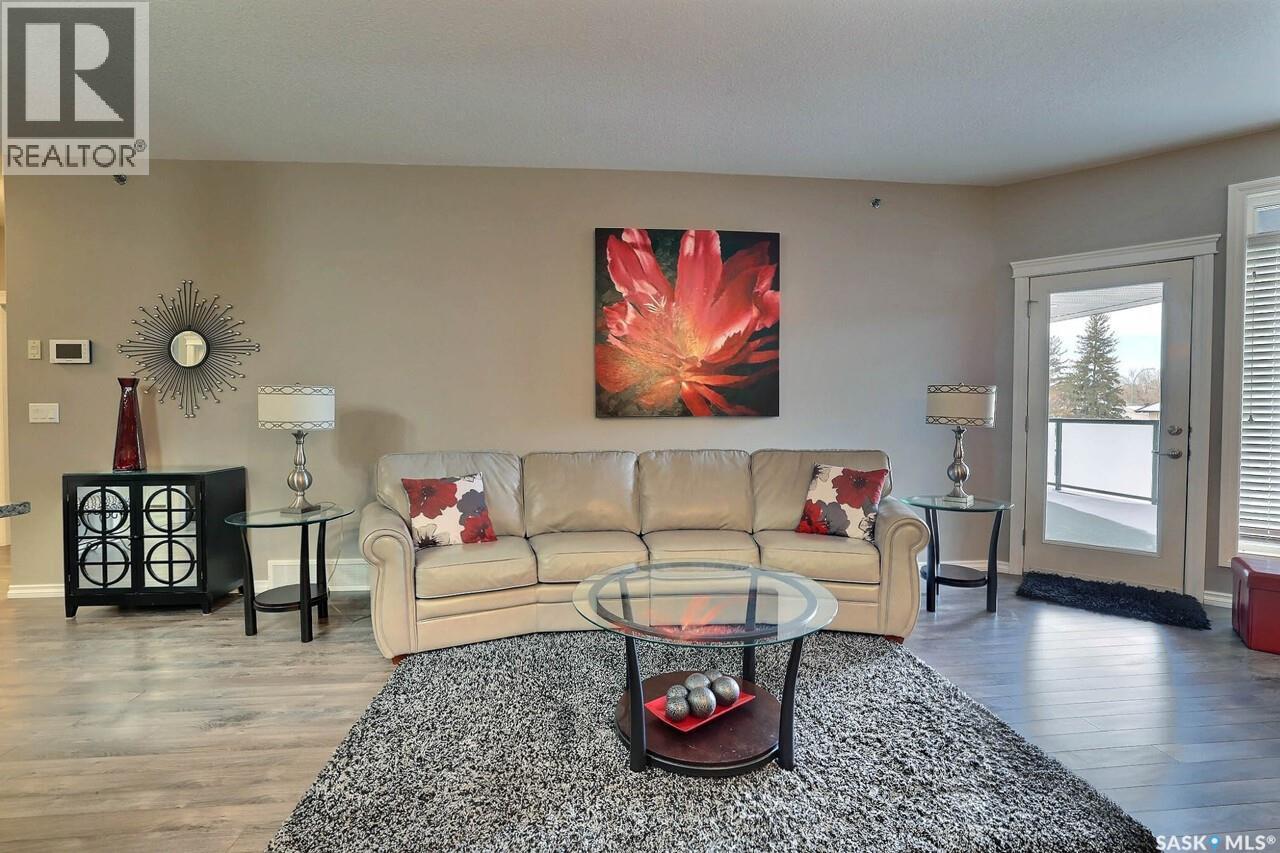 201 4721 Mctavish Street, Regina, SK - Indoor Photo Showing Living Room
