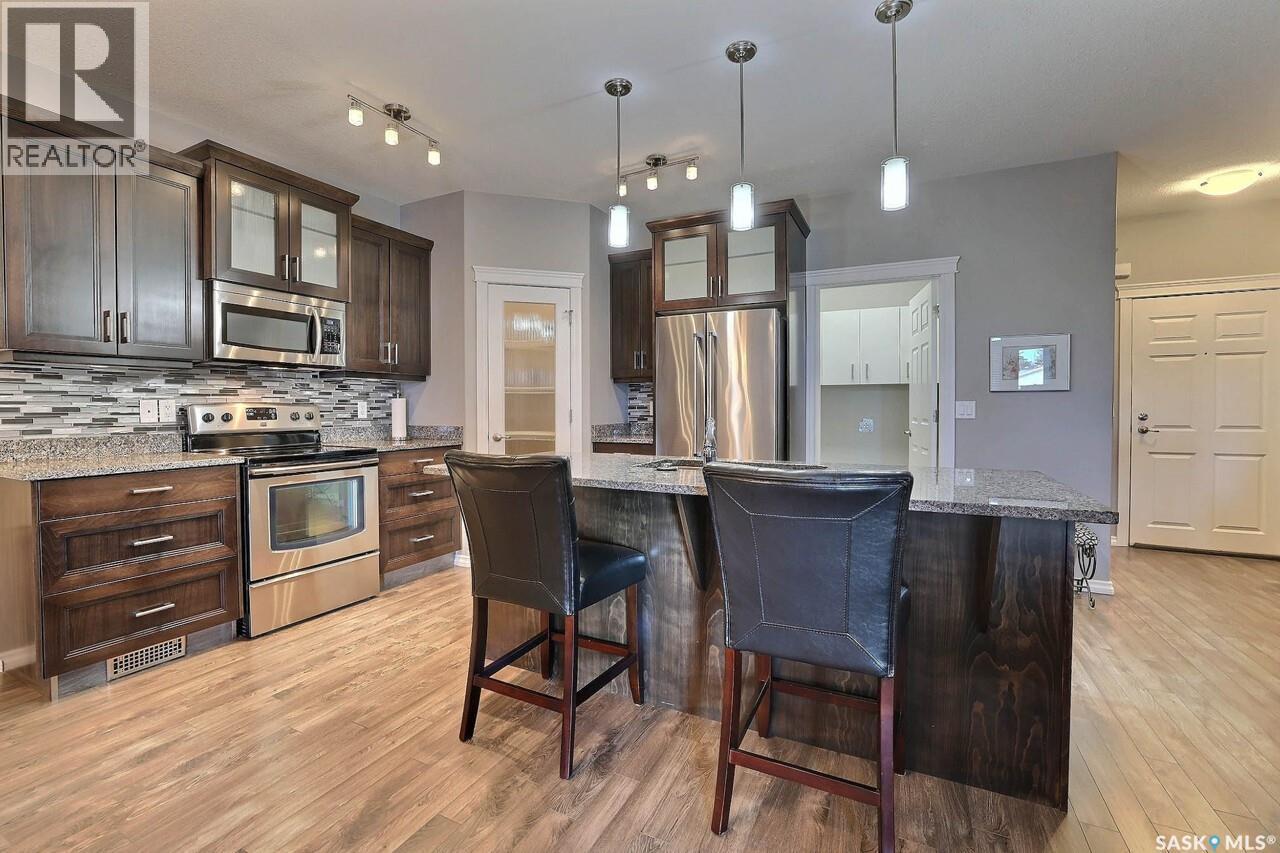 201 4721 Mctavish Street, Regina, SK - Indoor Photo Showing Kitchen With Upgraded Kitchen