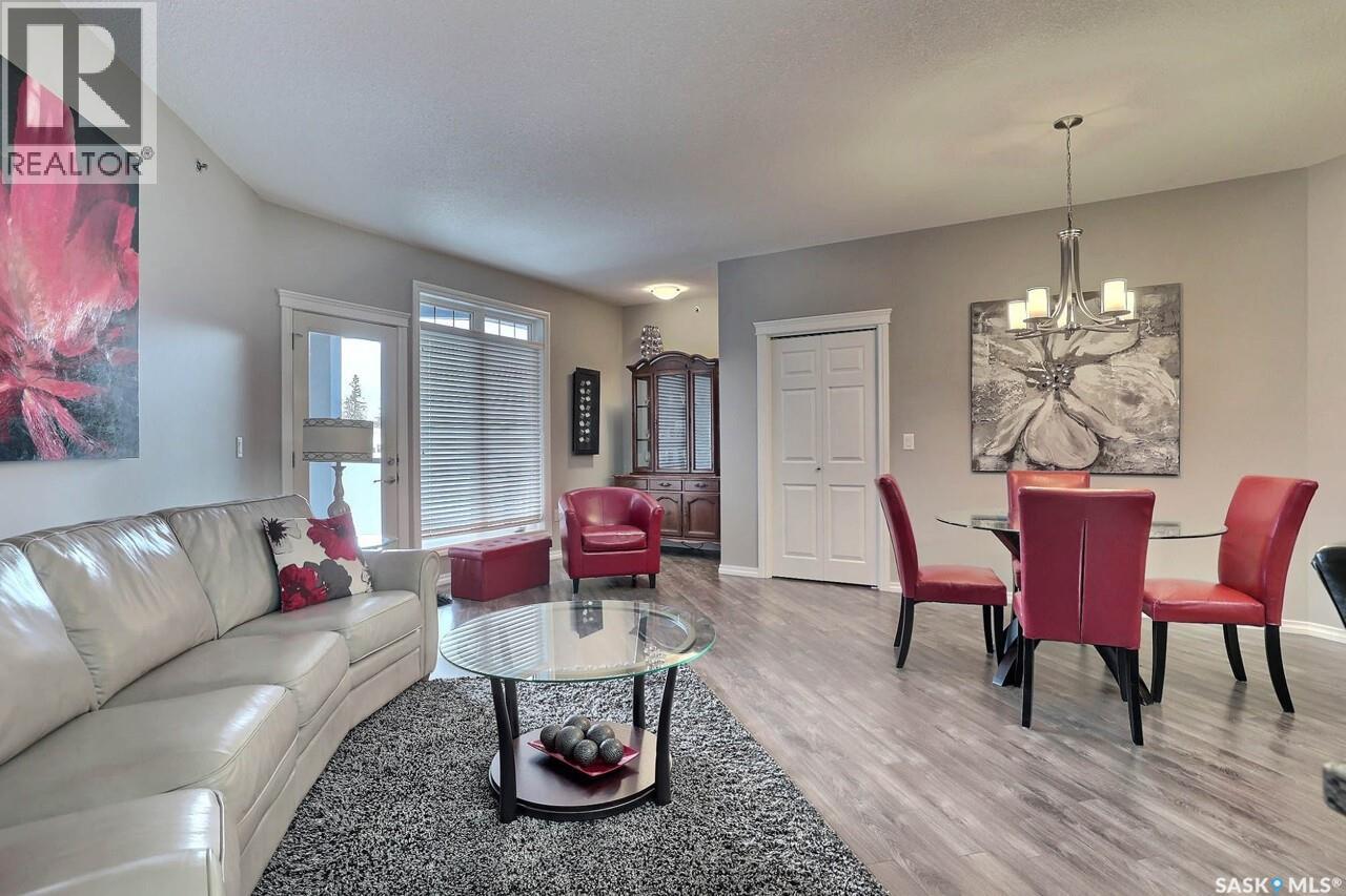 201 4721 Mctavish Street, Regina, SK - Indoor Photo Showing Living Room