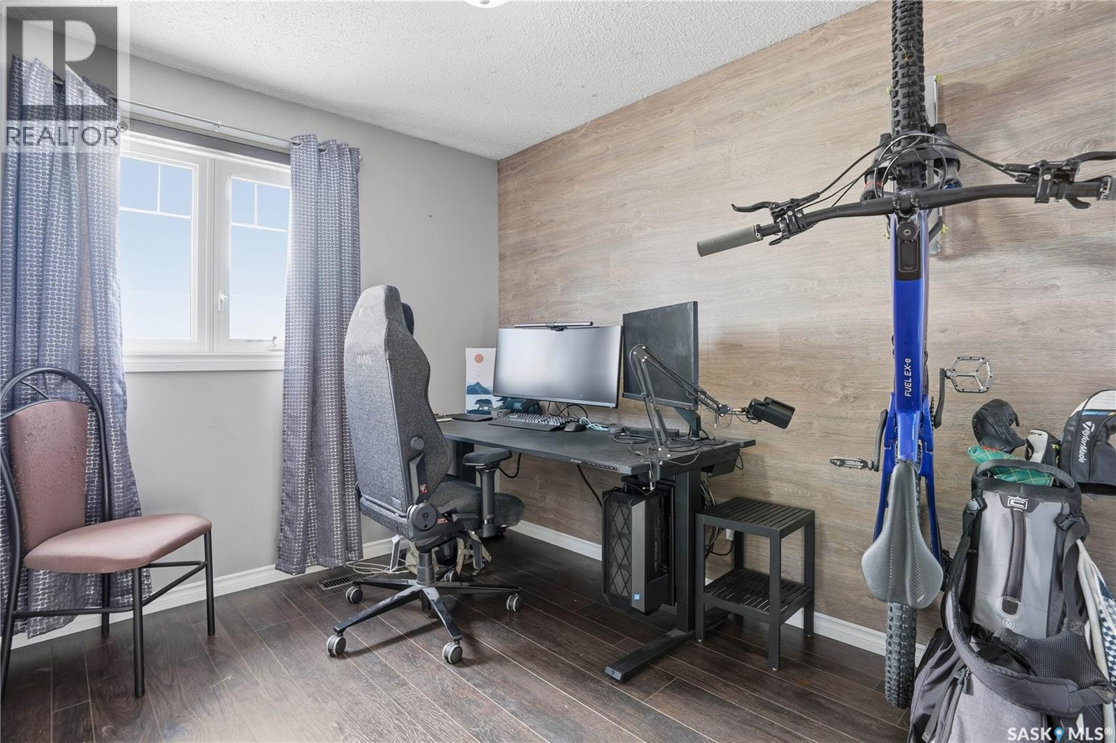 7203 Bennett Drive, Regina, SK - Indoor Photo Showing Office