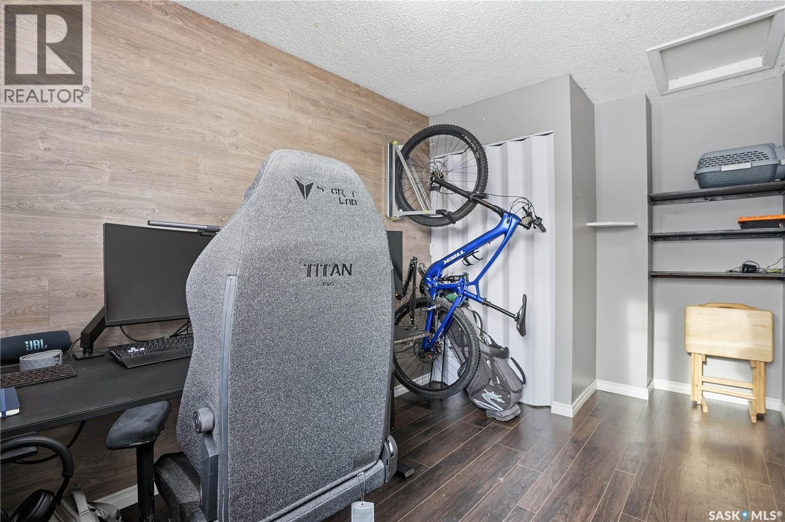 7203 Bennett Drive, Regina, SK - Indoor