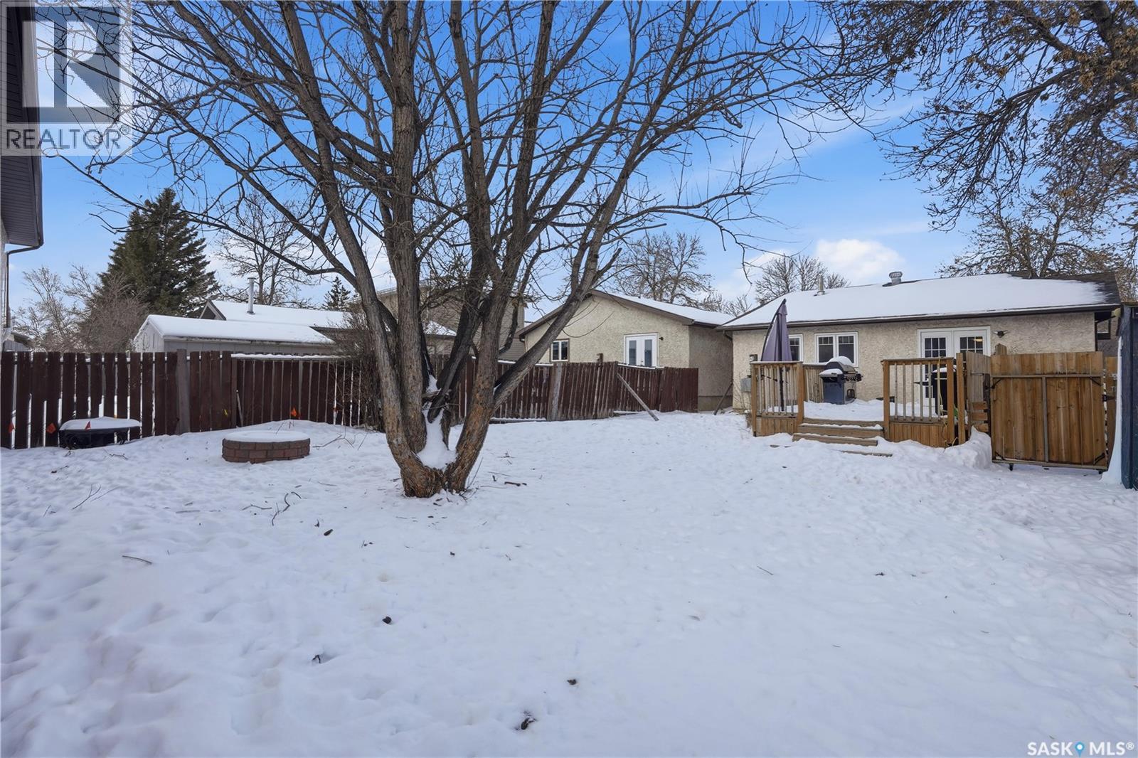 7203 Bennett Drive, Regina, SK - Outdoor