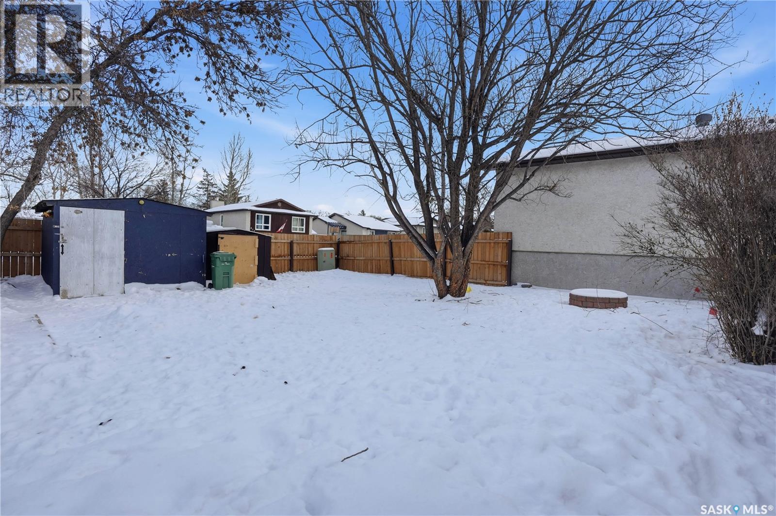 7203 Bennett Drive, Regina, SK - Outdoor
