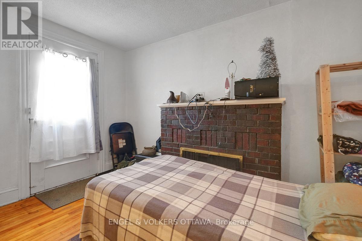258 Kent Street, Ottawa, ON - Indoor Photo Showing Bedroom