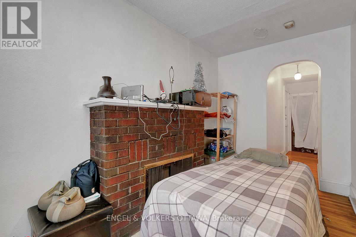 258 Kent Street, Ottawa, ON - Indoor Photo Showing Bedroom