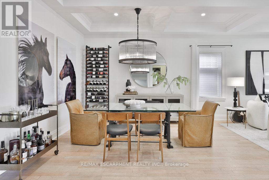 43 Mississauga Road S, Mississauga, ON - Indoor Photo Showing Dining Room