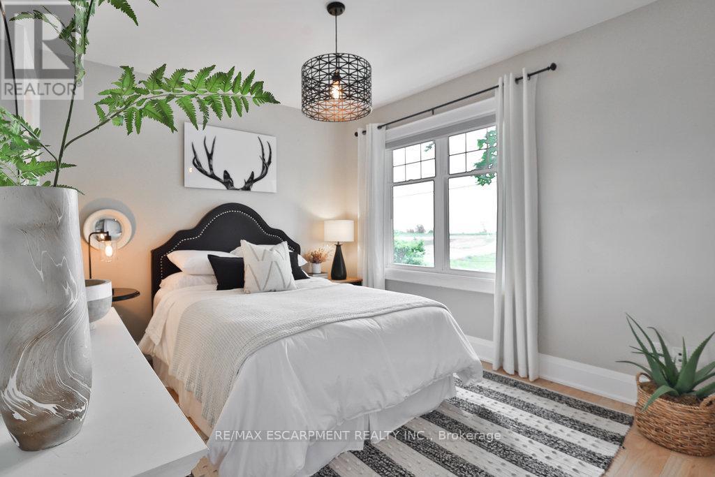 43 Mississauga Road S, Mississauga, ON - Indoor Photo Showing Bedroom