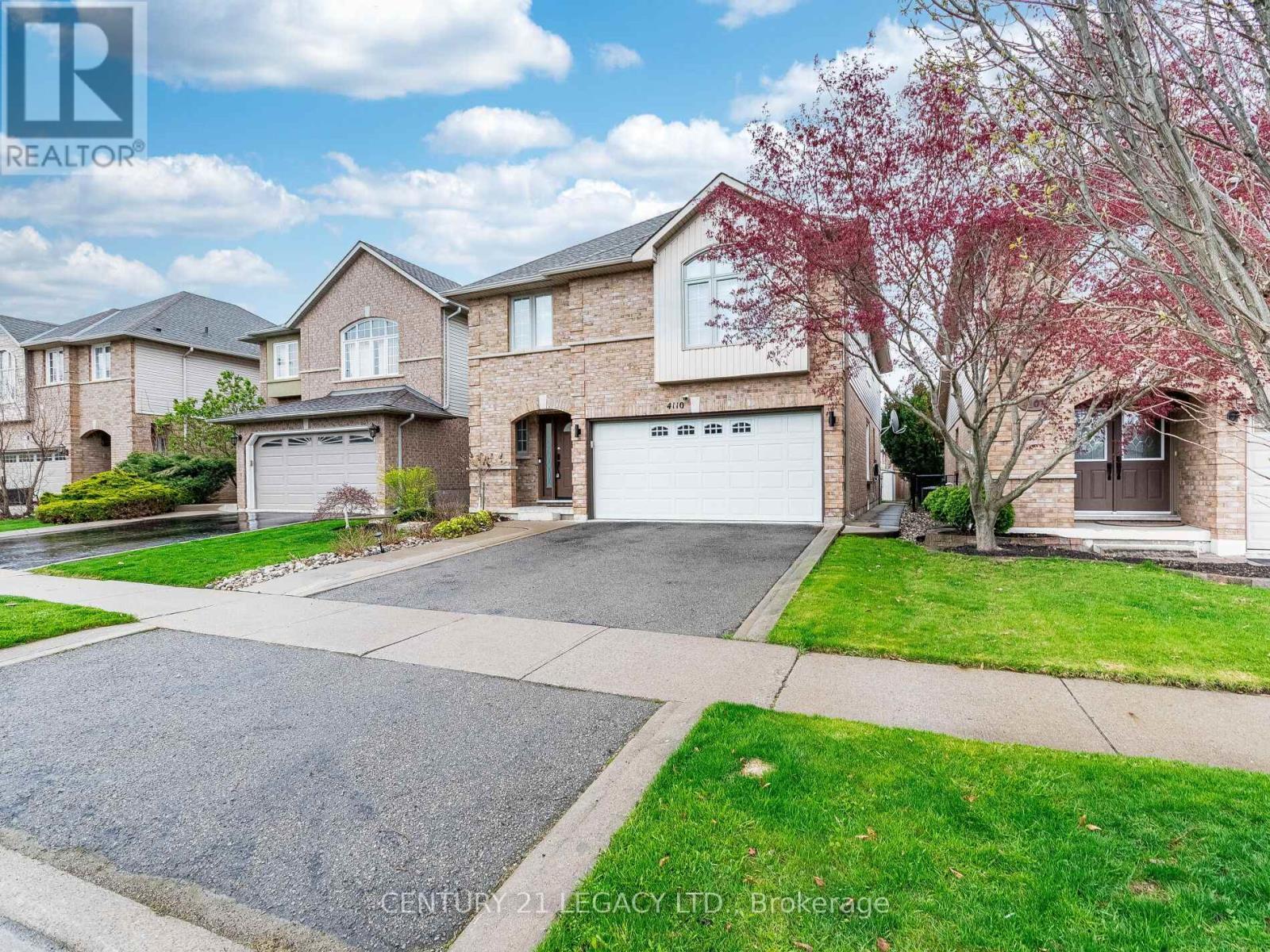 4110 Forest Run Avenue, Burlington, ON - Outdoor With Facade