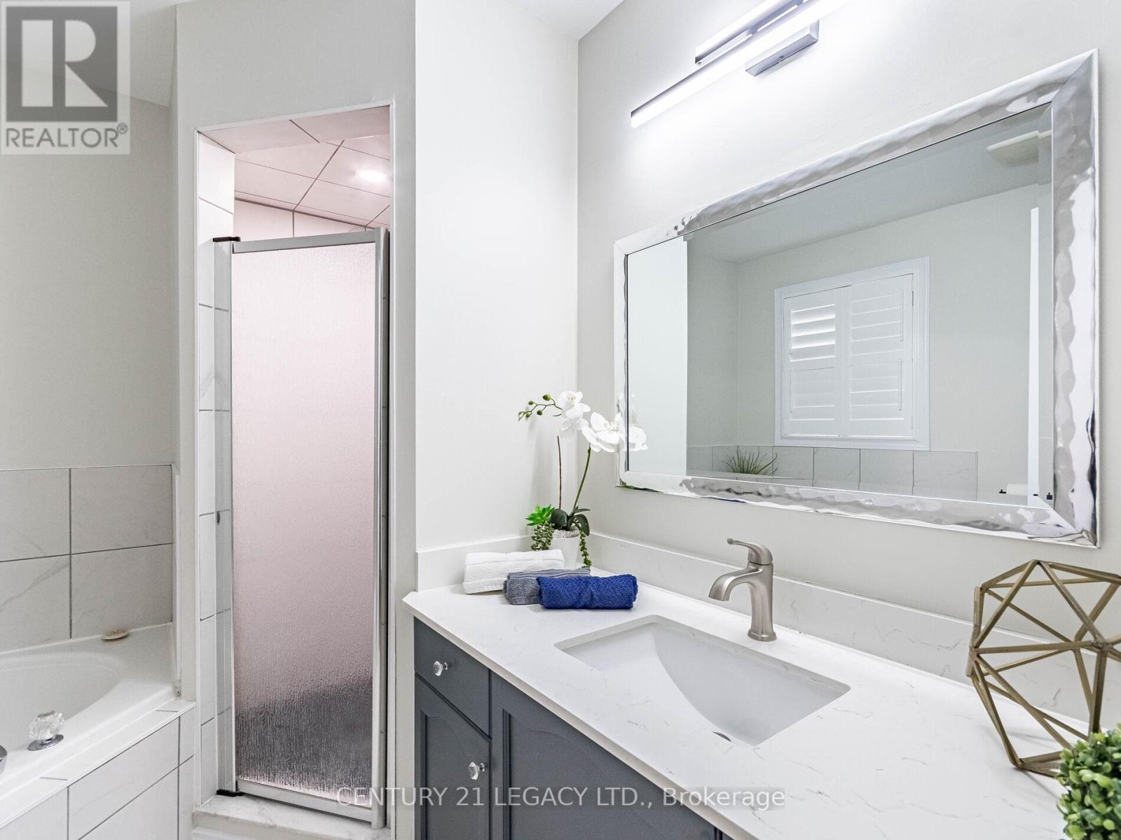 4110 Forest Run Avenue, Burlington, ON - Indoor Photo Showing Bathroom