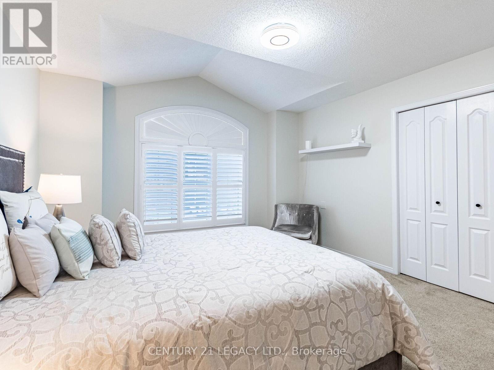 4110 Forest Run Avenue, Burlington, ON - Indoor Photo Showing Bedroom
