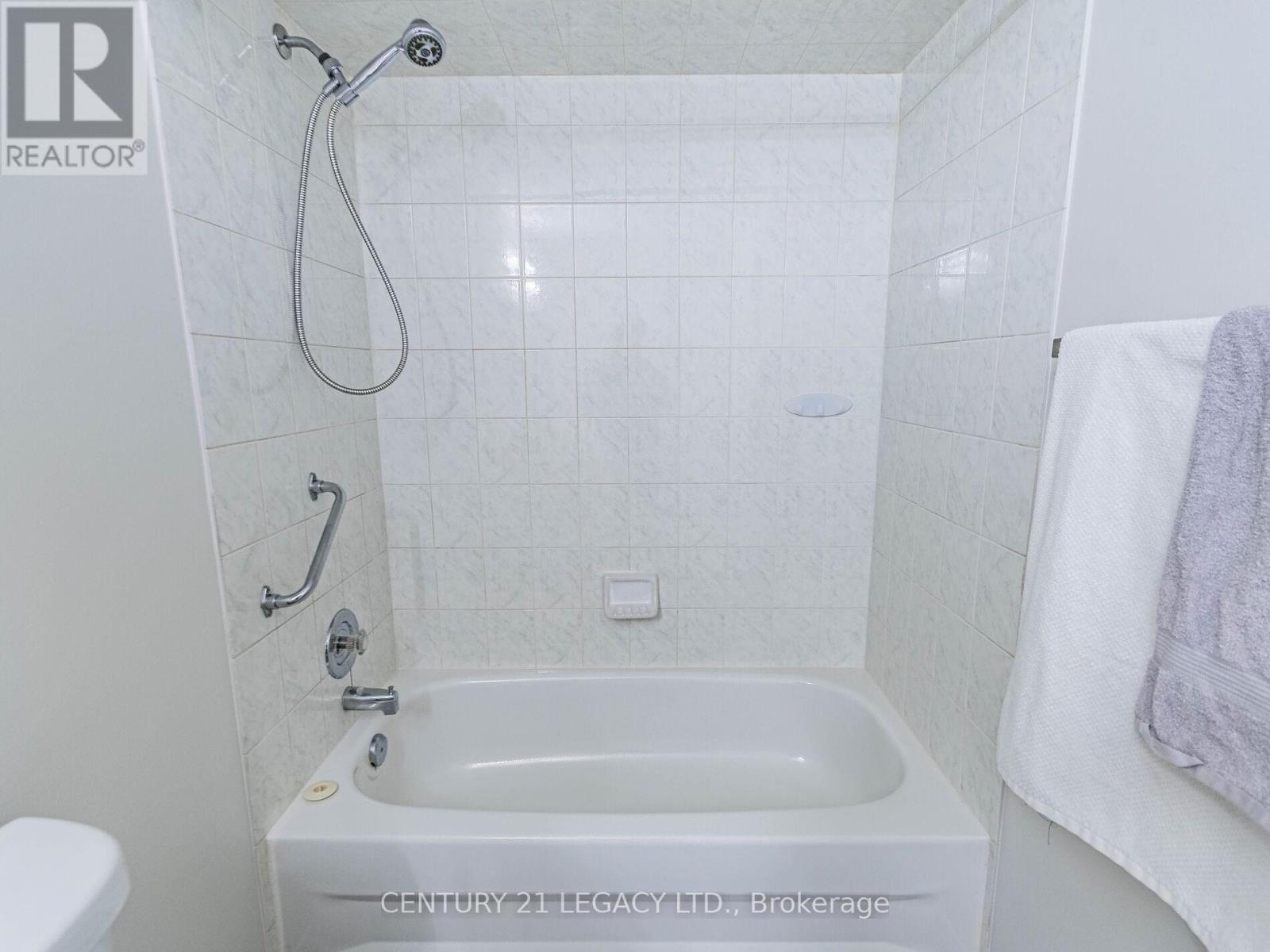 4110 Forest Run Avenue, Burlington, ON - Indoor Photo Showing Bathroom