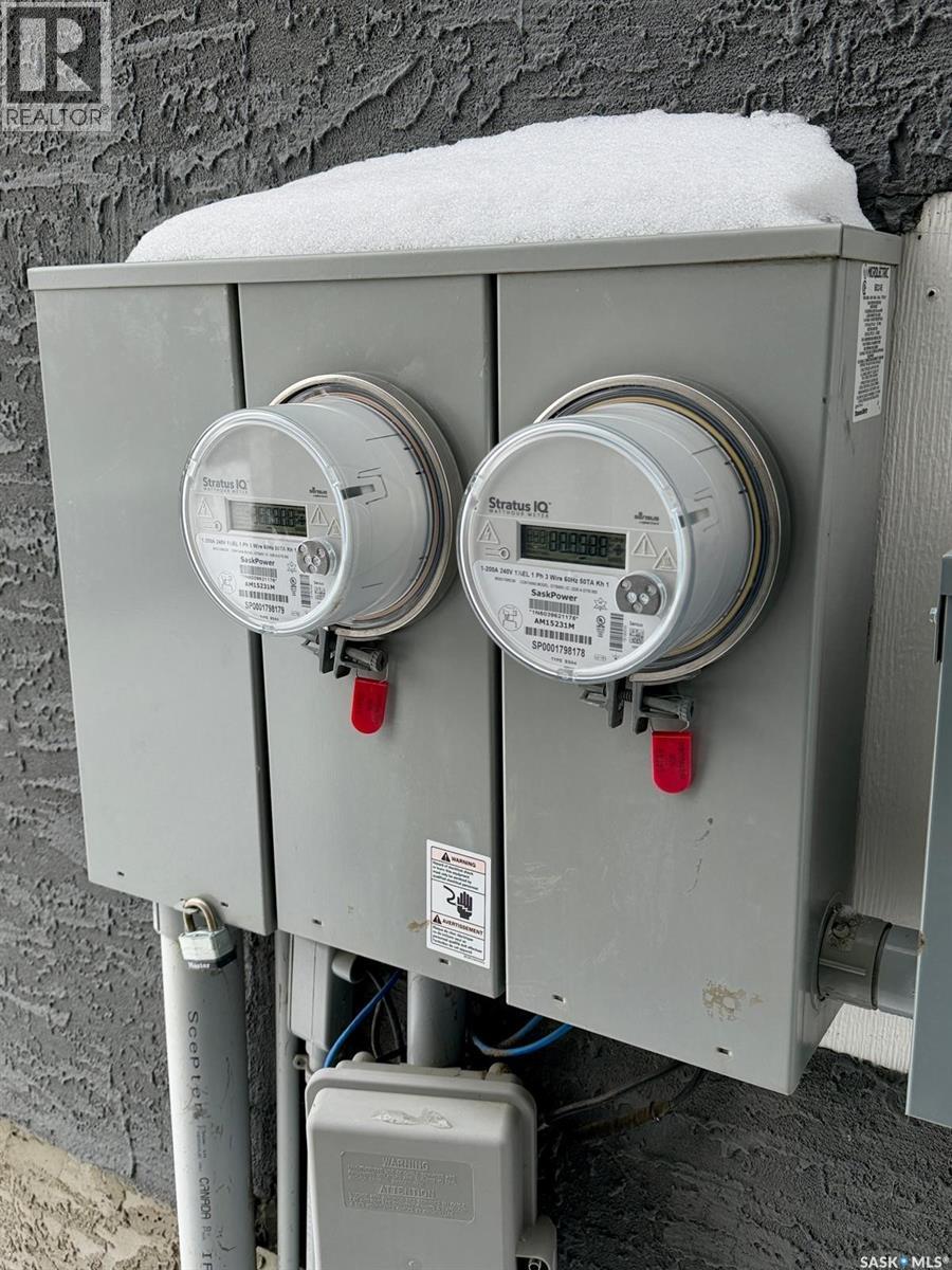 2260 Montreal Street, Regina, SK - Indoor Photo Showing Laundry Room