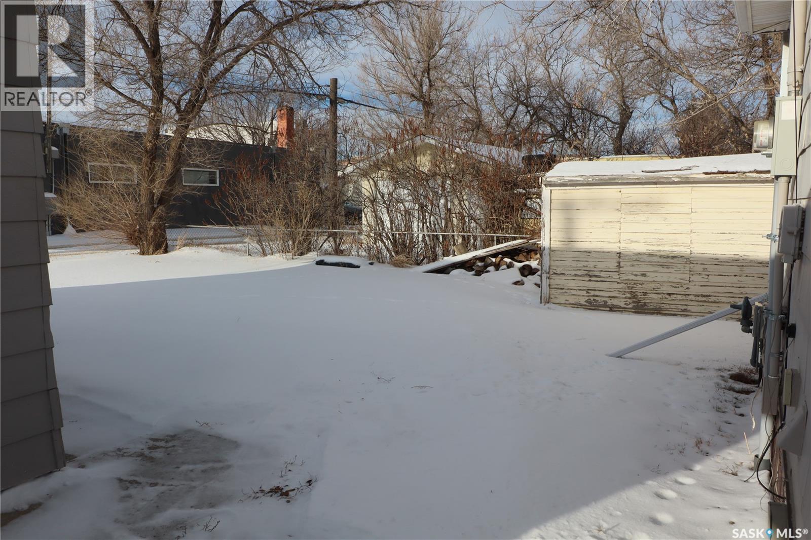 52 2Nd Avenue Ne, Swift Current, SK - Outdoor