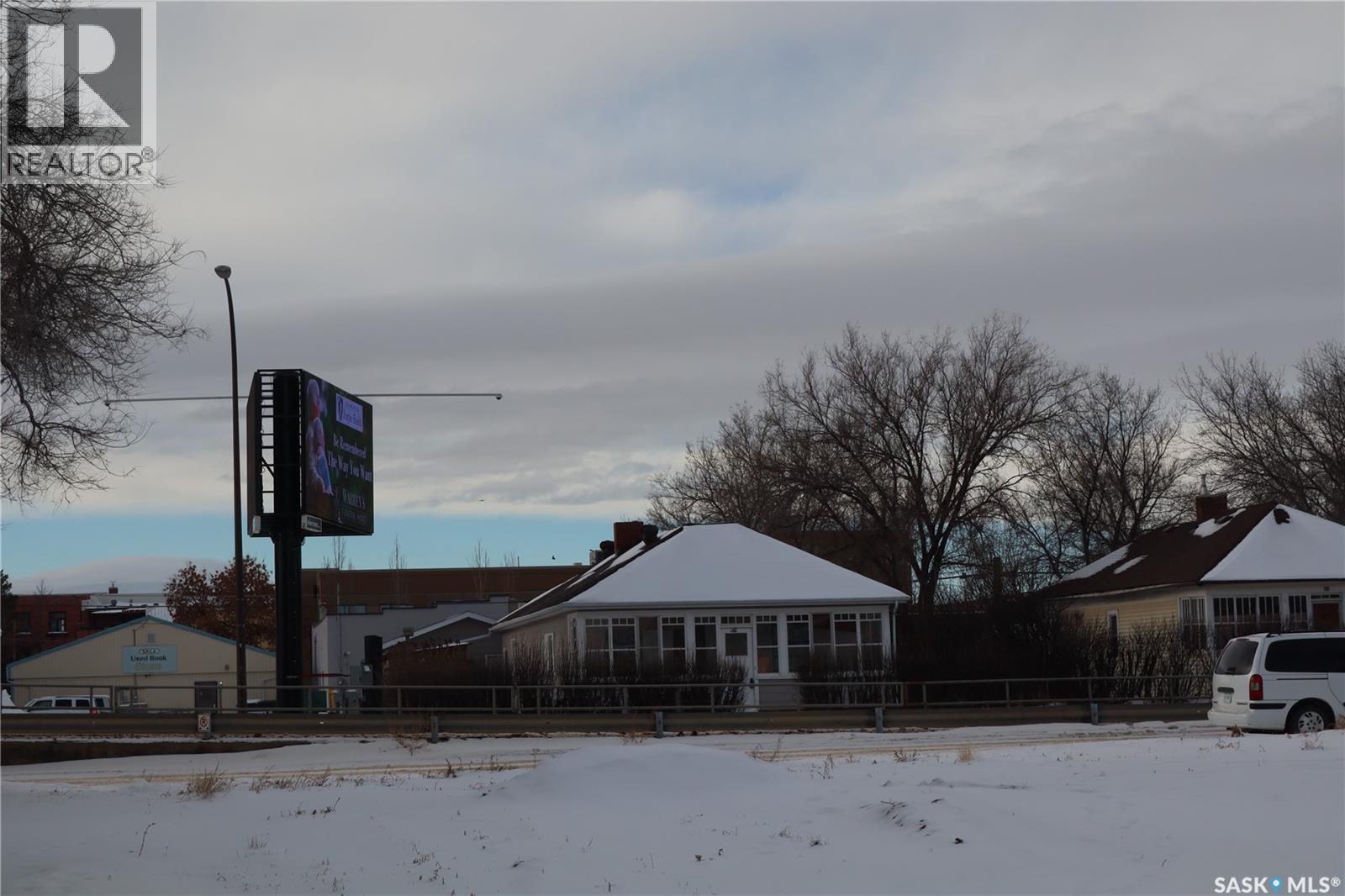 52 2Nd Avenue Ne, Swift Current, SK - Outdoor