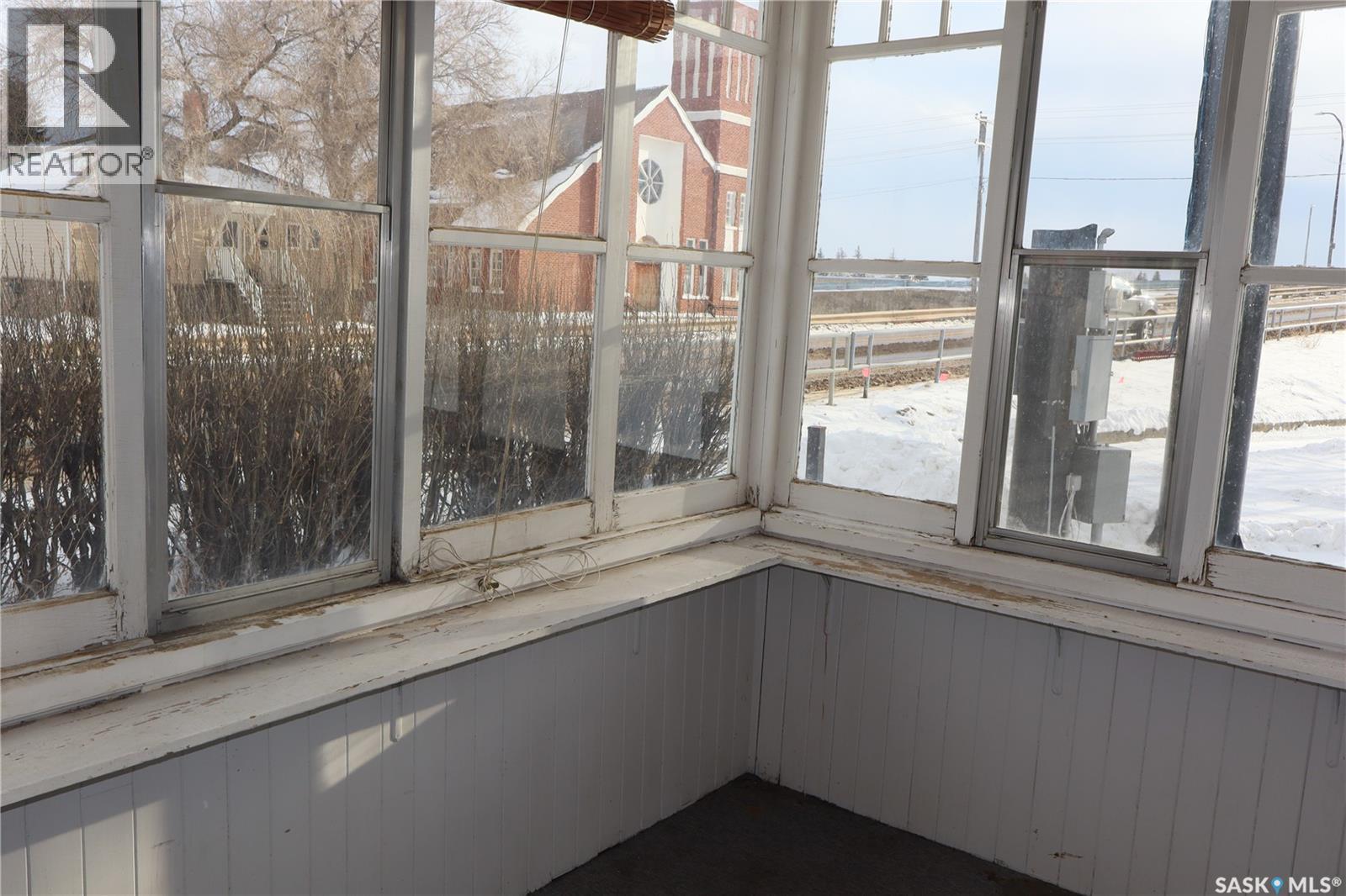 52 2Nd Avenue Ne, Swift Current, SK - Indoor Photo Showing Other Room