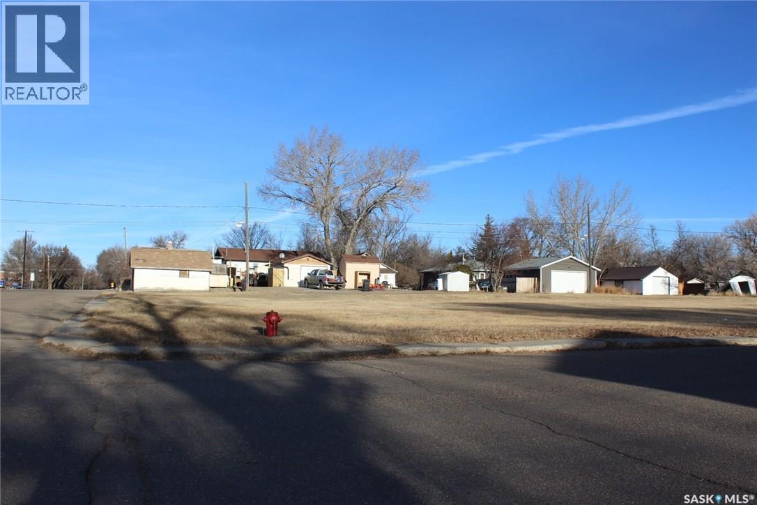 253 2Nd Avenue E, Shaunavon, SK