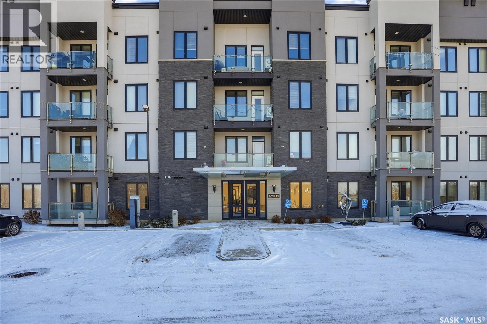 414 2101 Heseltine Road, Regina, SK - Outdoor With Balcony With Facade
