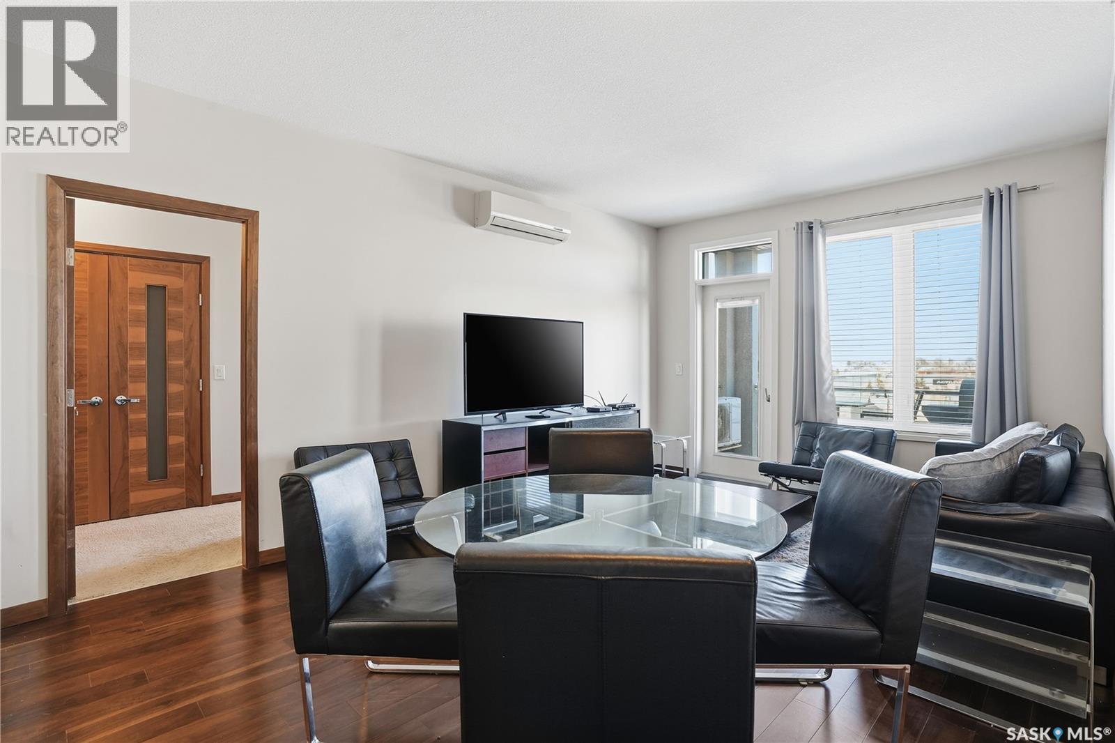 414 2101 Heseltine Road, Regina, SK - Indoor