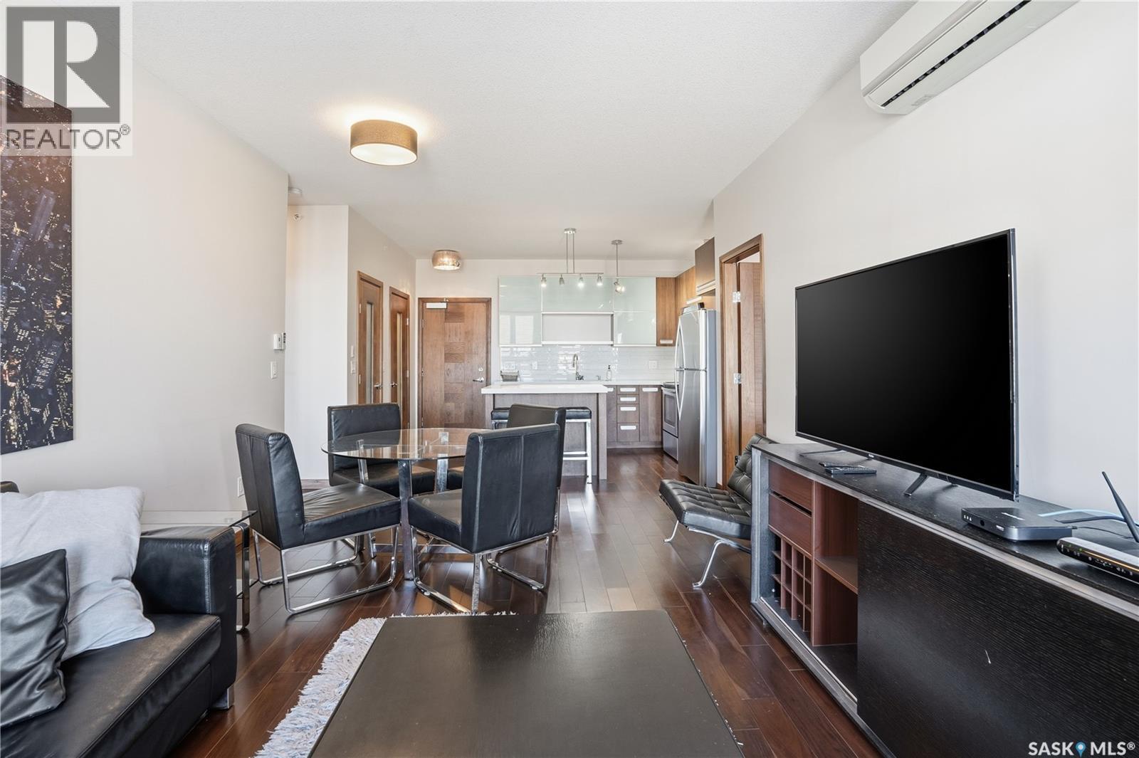 414 2101 Heseltine Road, Regina, SK - Indoor