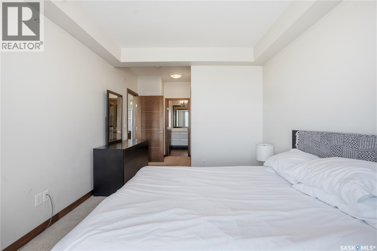 414 2101 Heseltine Road, Regina, SK - Indoor Photo Showing Bedroom