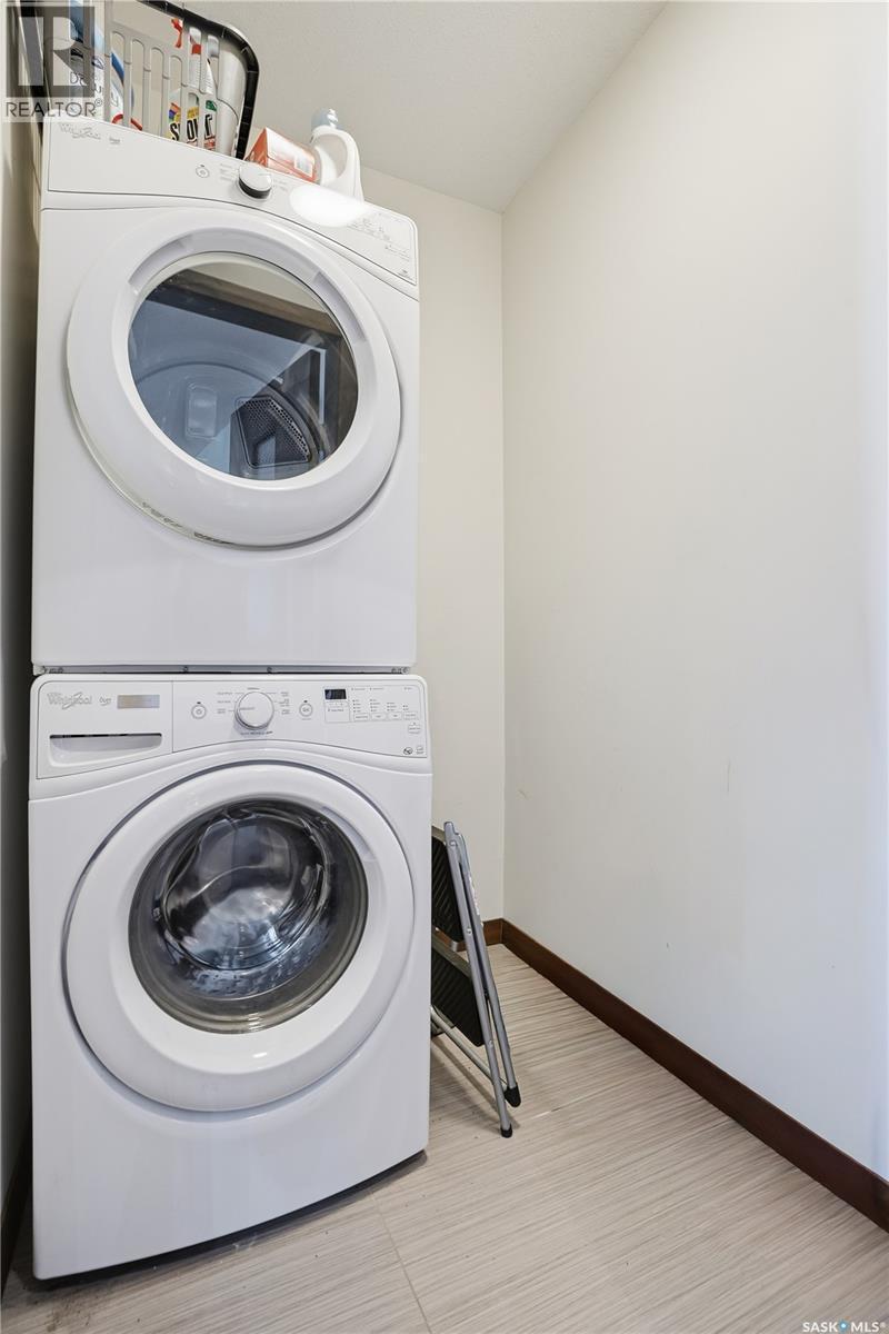 414 2101 Heseltine Road, Regina, SK - Indoor Photo Showing Laundry Room