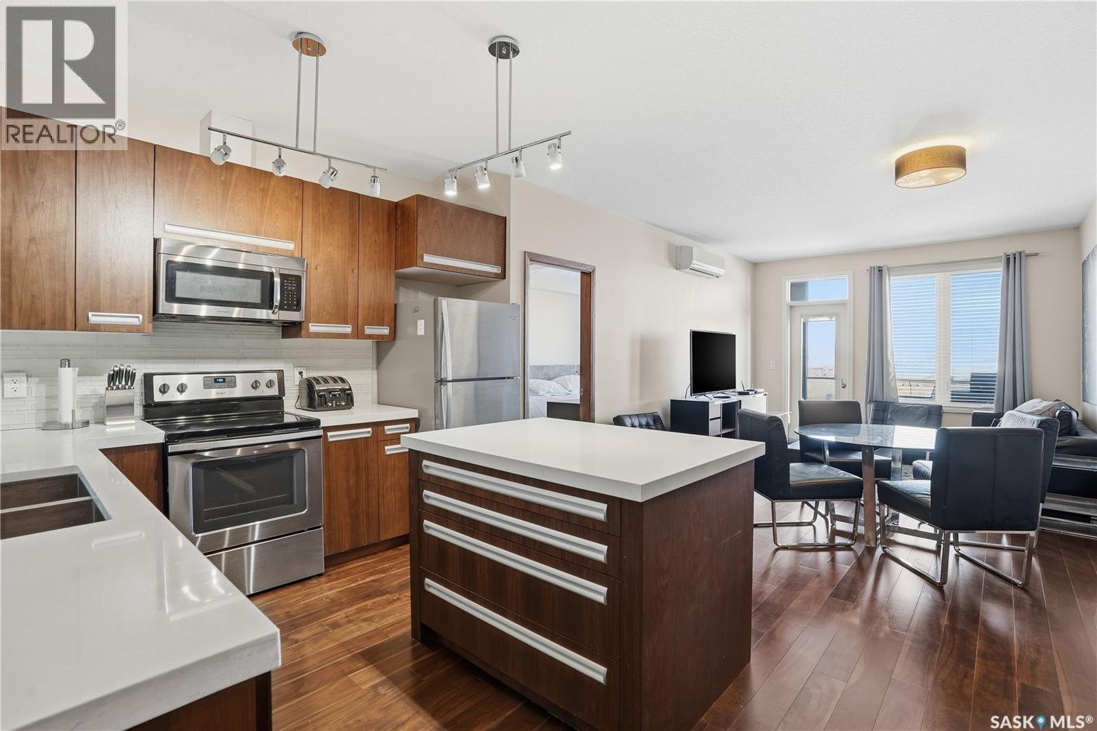 414 2101 Heseltine Road, Regina, SK - Indoor Photo Showing Kitchen With Stainless Steel Kitchen