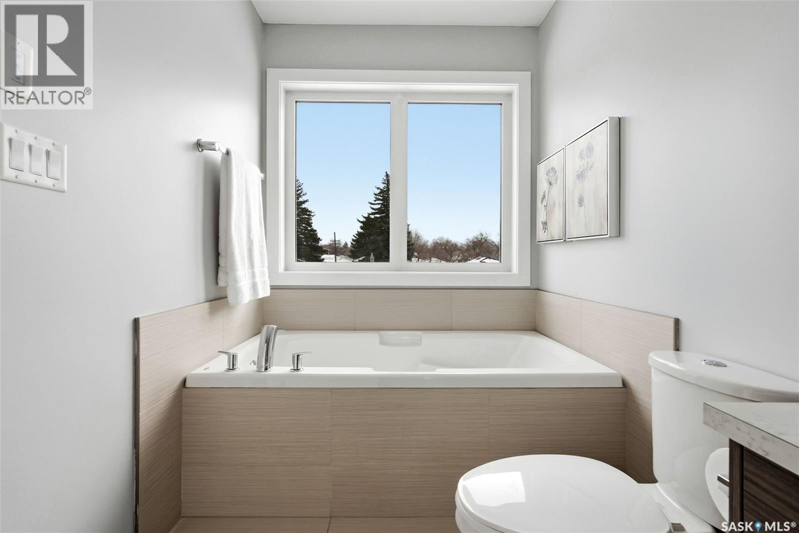2168 Wascana Street, Regina, SK - Indoor Photo Showing Bathroom