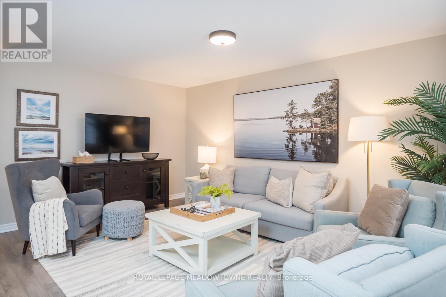 1667 Clitherow Street, Milton, ON - Indoor Photo Showing Living Room