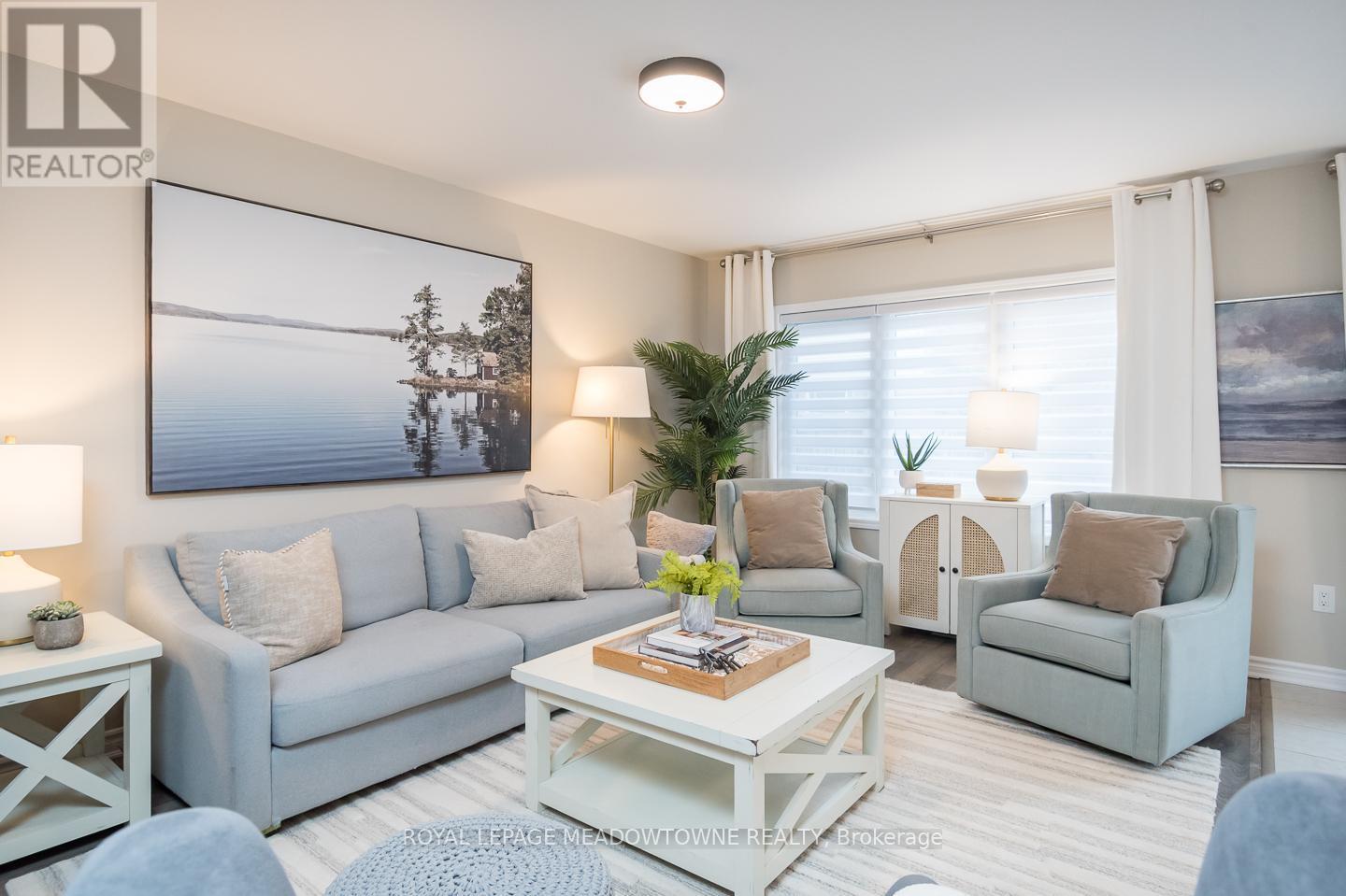 1667 Clitherow Street, Milton, ON - Indoor Photo Showing Living Room