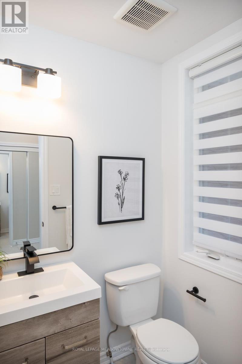 1667 Clitherow Street, Milton, ON - Indoor Photo Showing Bathroom
