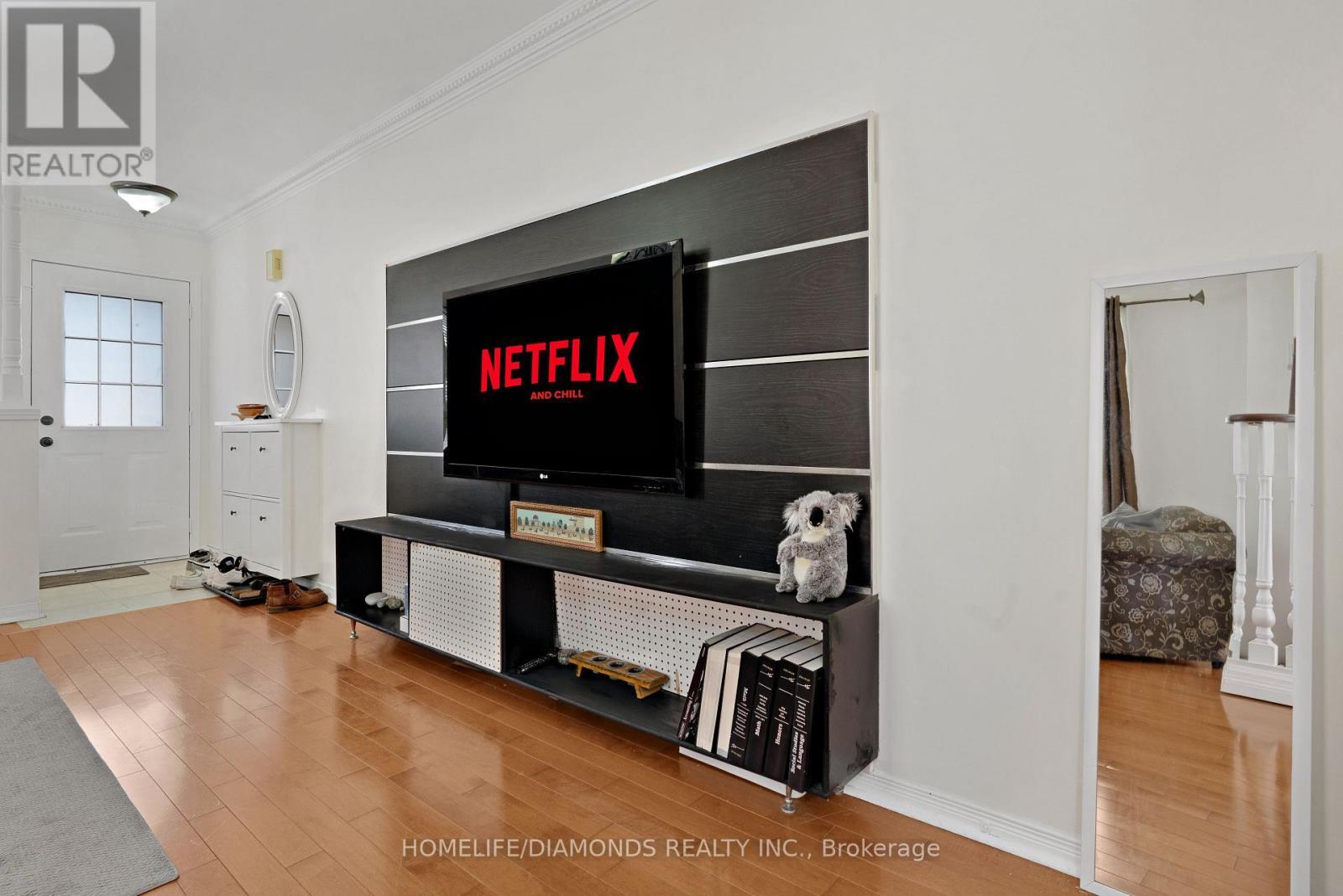 540 Delphine Drive, Burlington, ON - Indoor Photo Showing Other Room