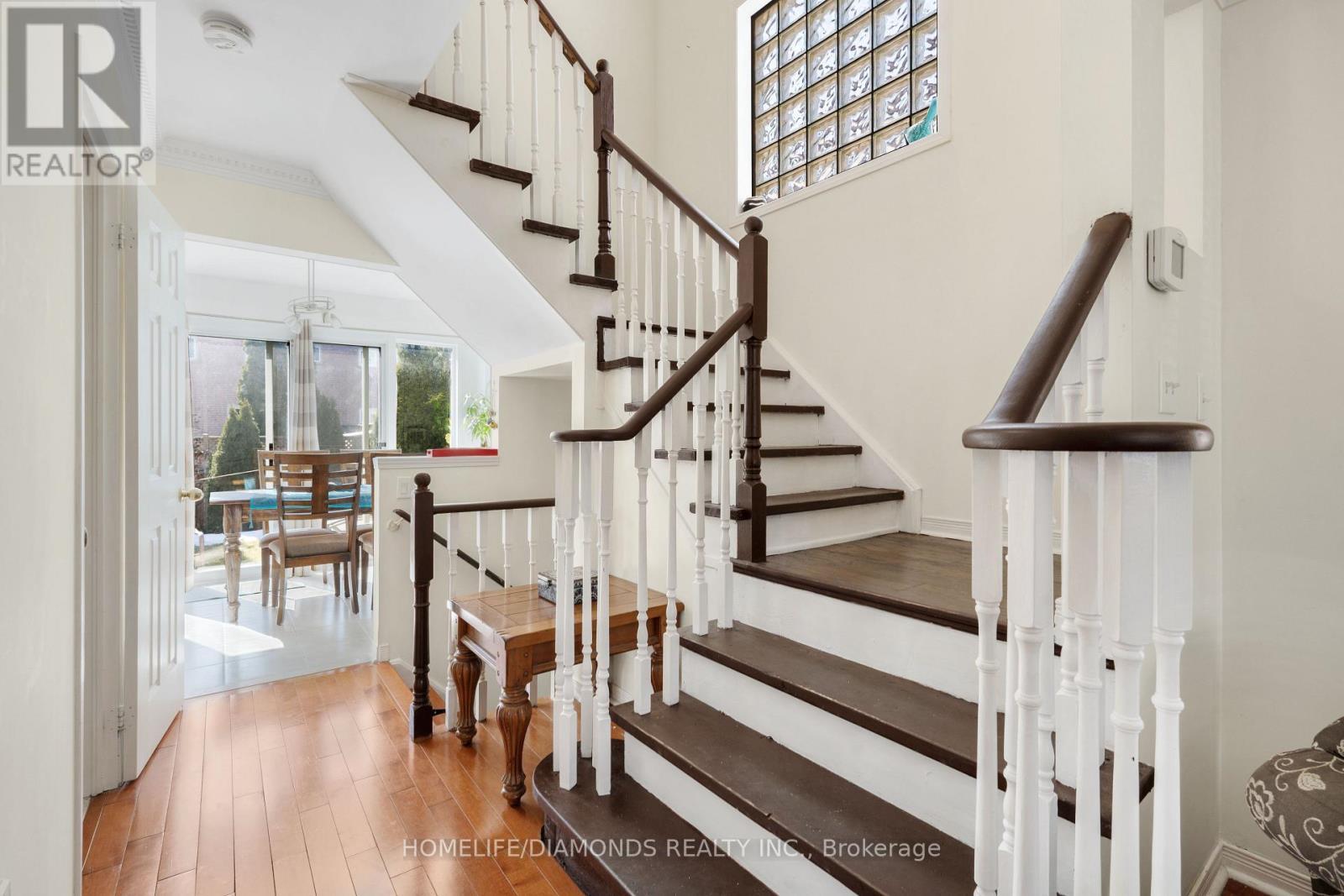 540 Delphine Drive, Burlington, ON - Indoor Photo Showing Other Room