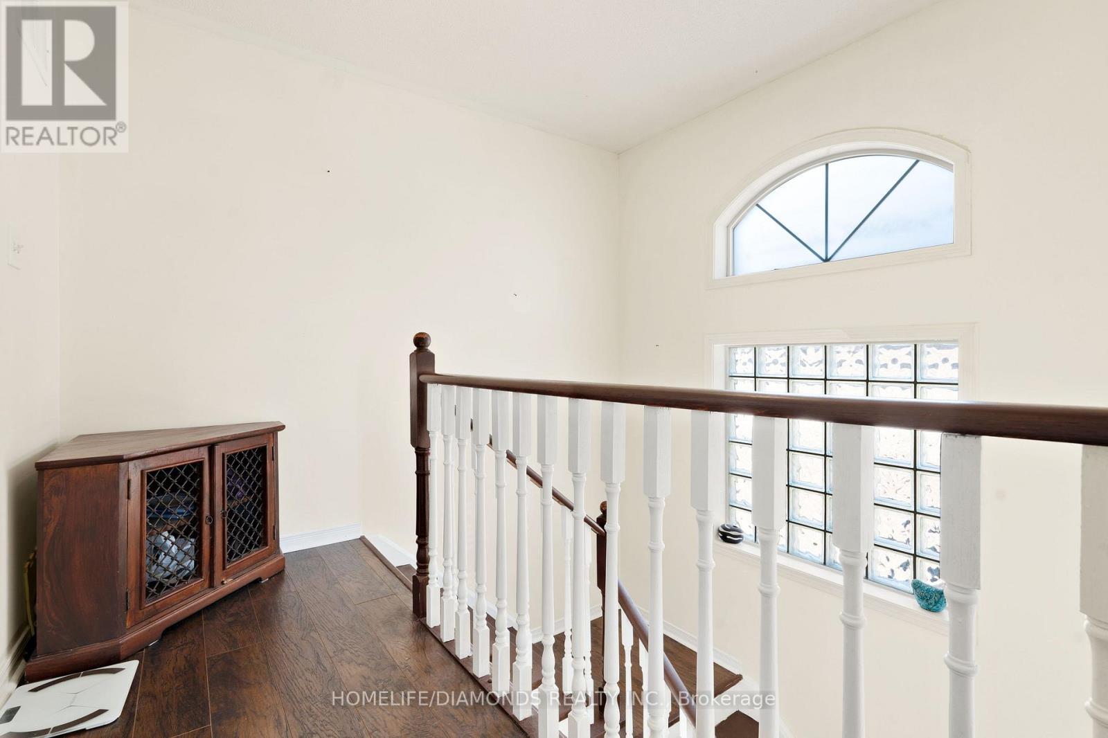 540 Delphine Drive, Burlington, ON - Indoor Photo Showing Other Room