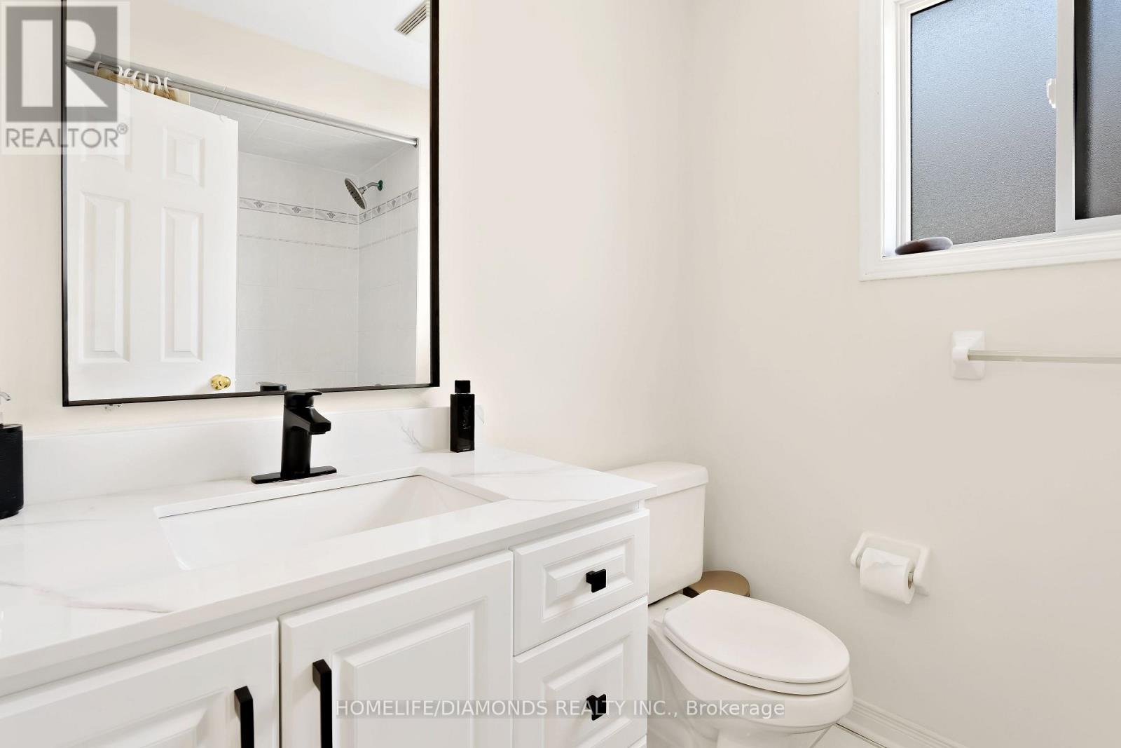 540 Delphine Drive, Burlington, ON - Indoor Photo Showing Bathroom