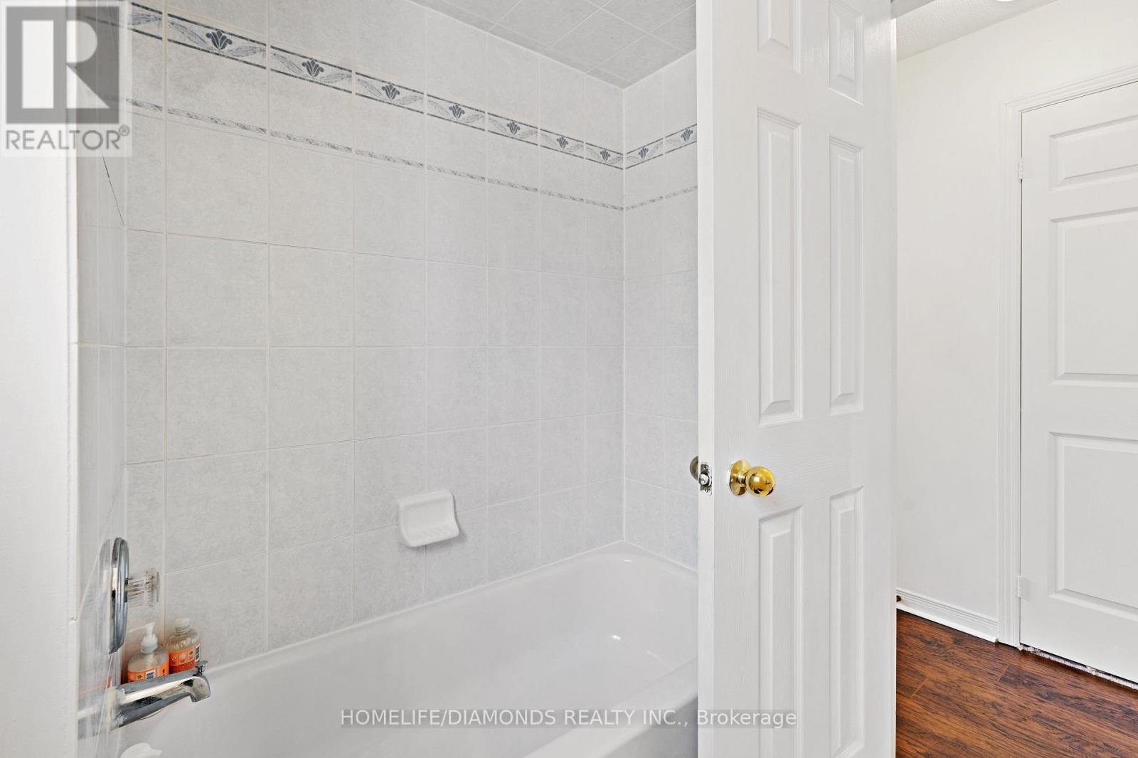 540 Delphine Drive, Burlington, ON - Indoor Photo Showing Bathroom