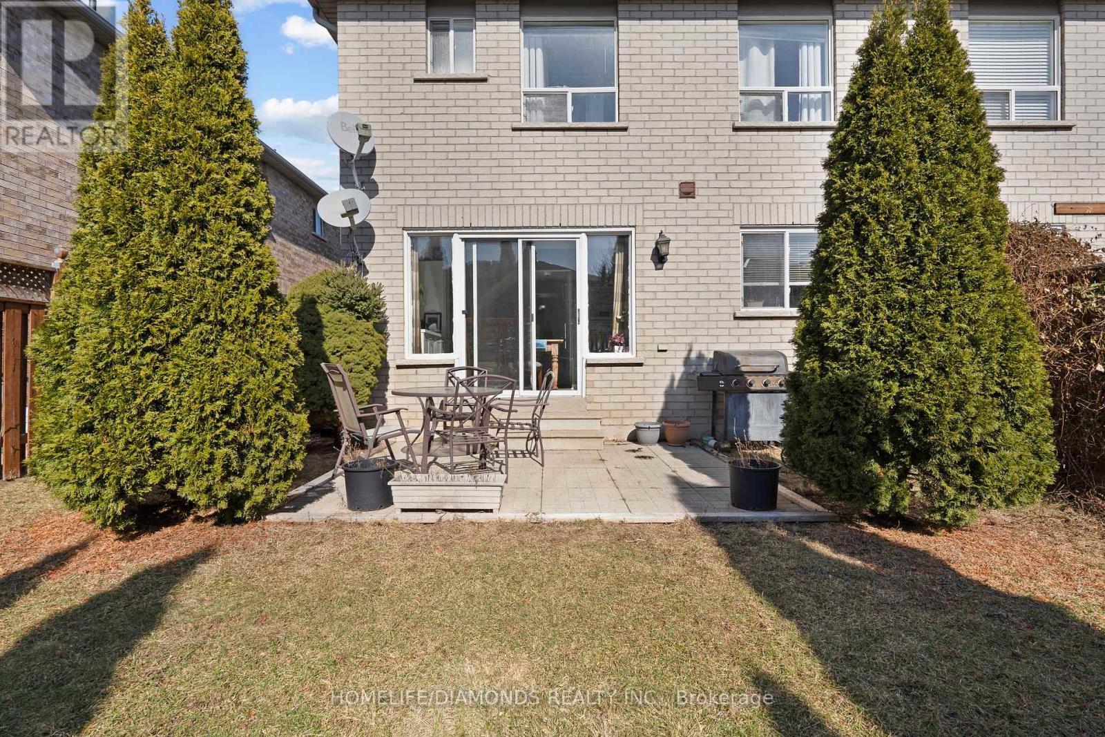 540 Delphine Drive, Burlington, ON - Outdoor