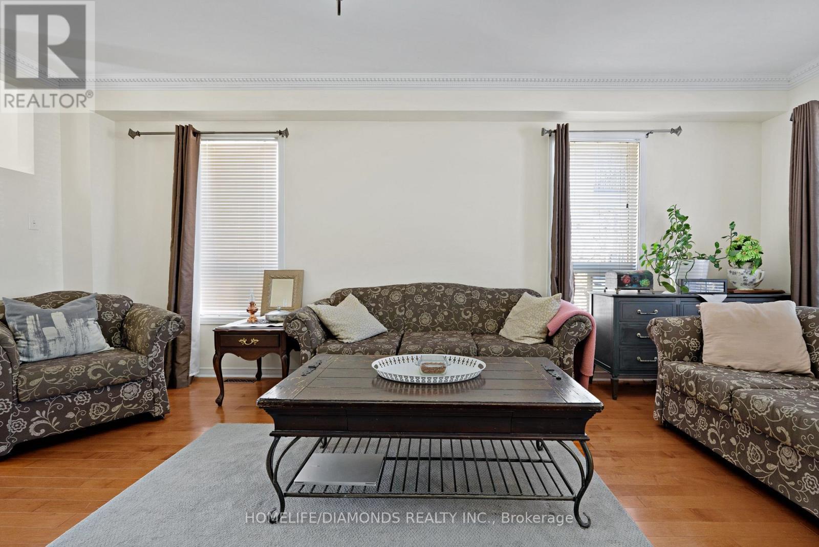 540 Delphine Drive, Burlington, ON - Indoor Photo Showing Living Room