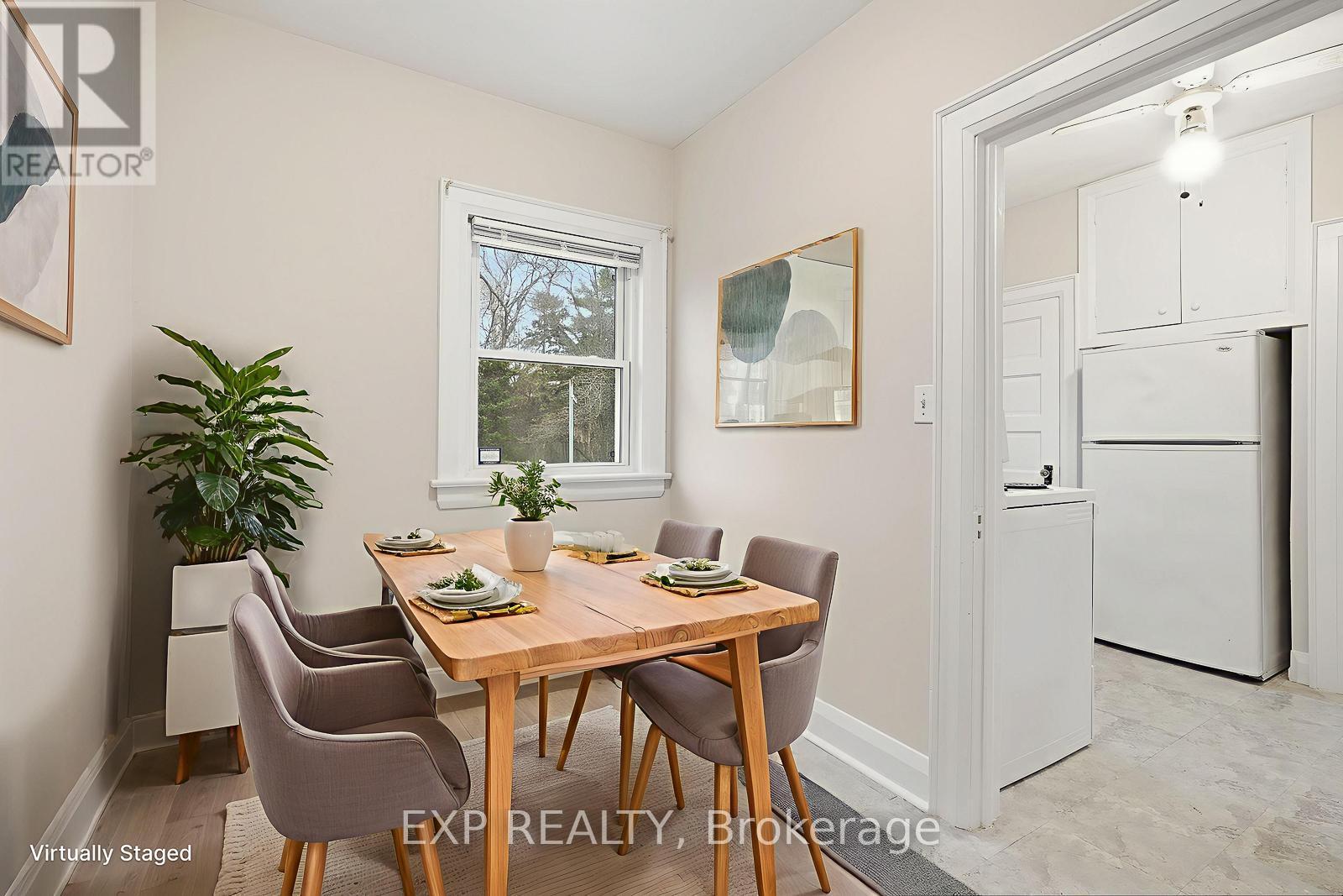 1105 Haig Boulevard, Mississauga, ON - Indoor Photo Showing Dining Room